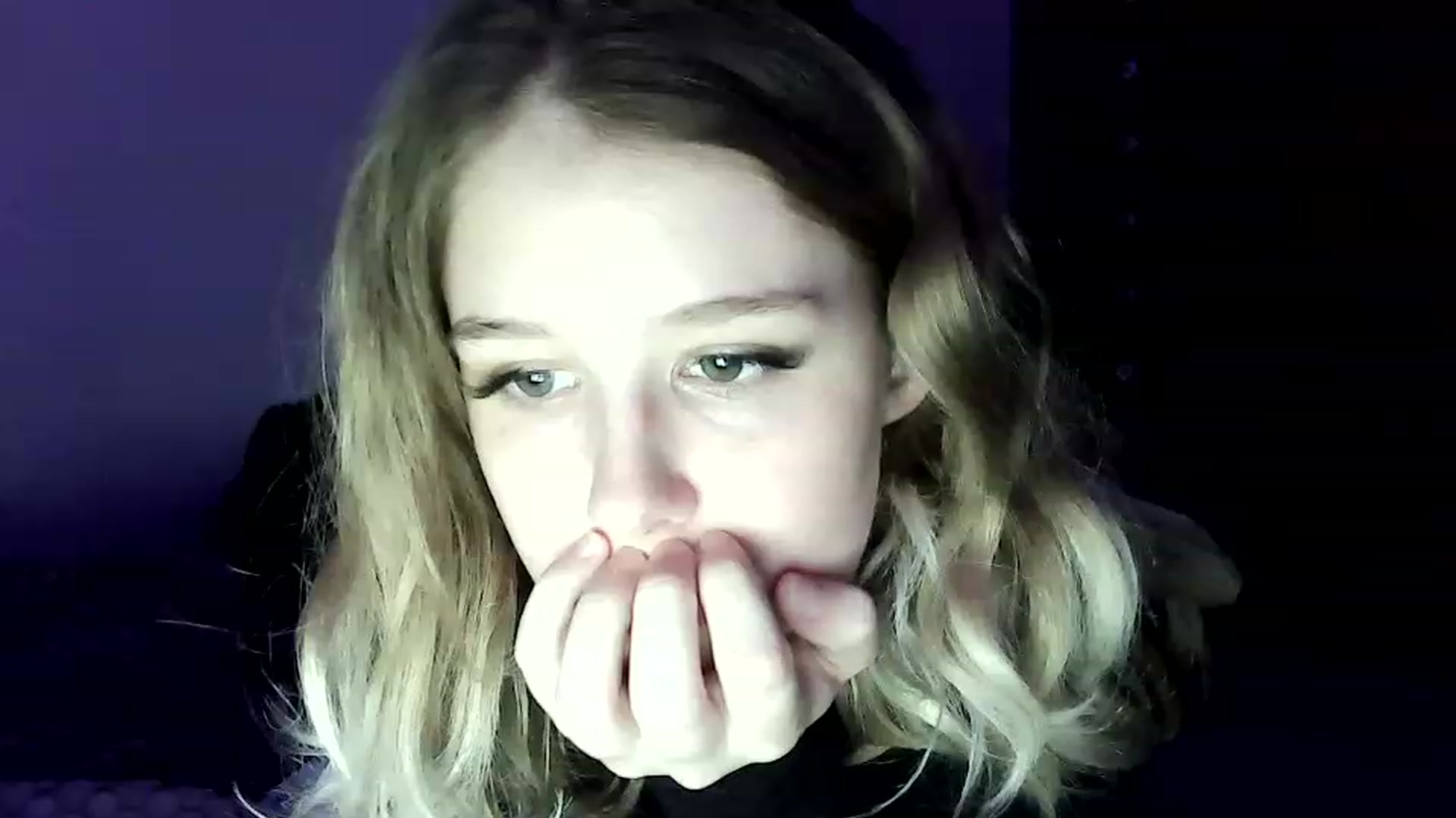 Gallery image thumbnail from bbyalice18's myfreecams stream on, 04/22/2023, 10:39 image 7 of 20