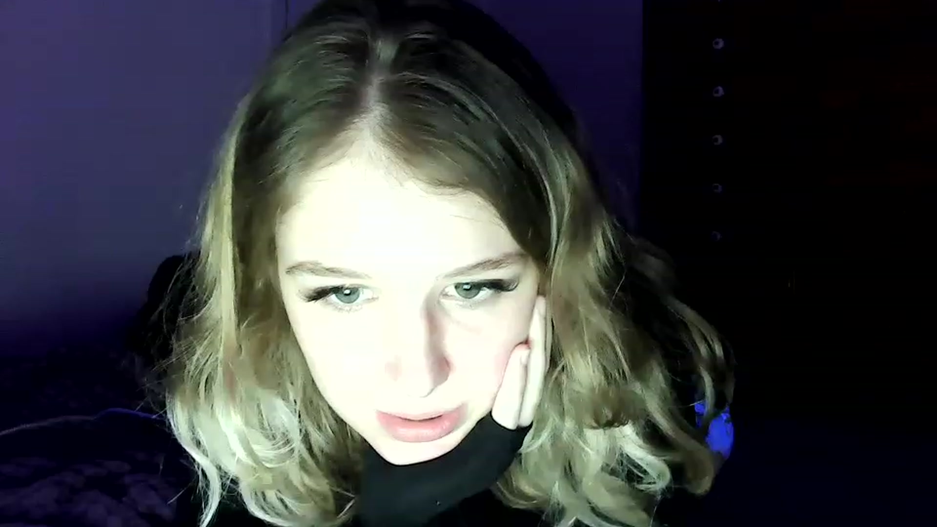 Gallery image thumbnail from bbyalice18's myfreecams stream on, 04/22/2023, 10:39 image 12 of 20