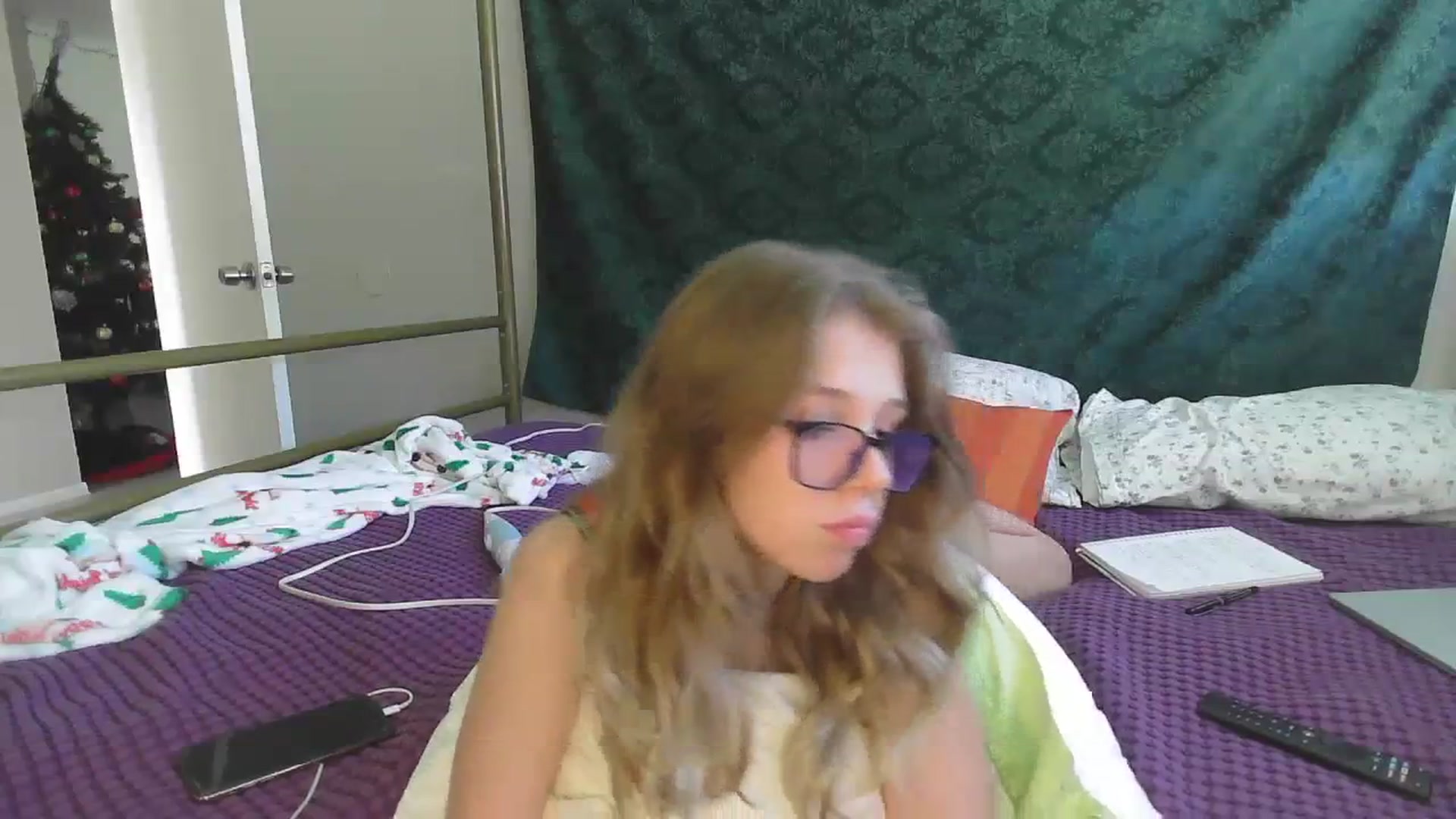 Gallery image thumbnail from bbyalice18's myfreecams stream on, 12/06/2023, 17:59 image 9 of 20