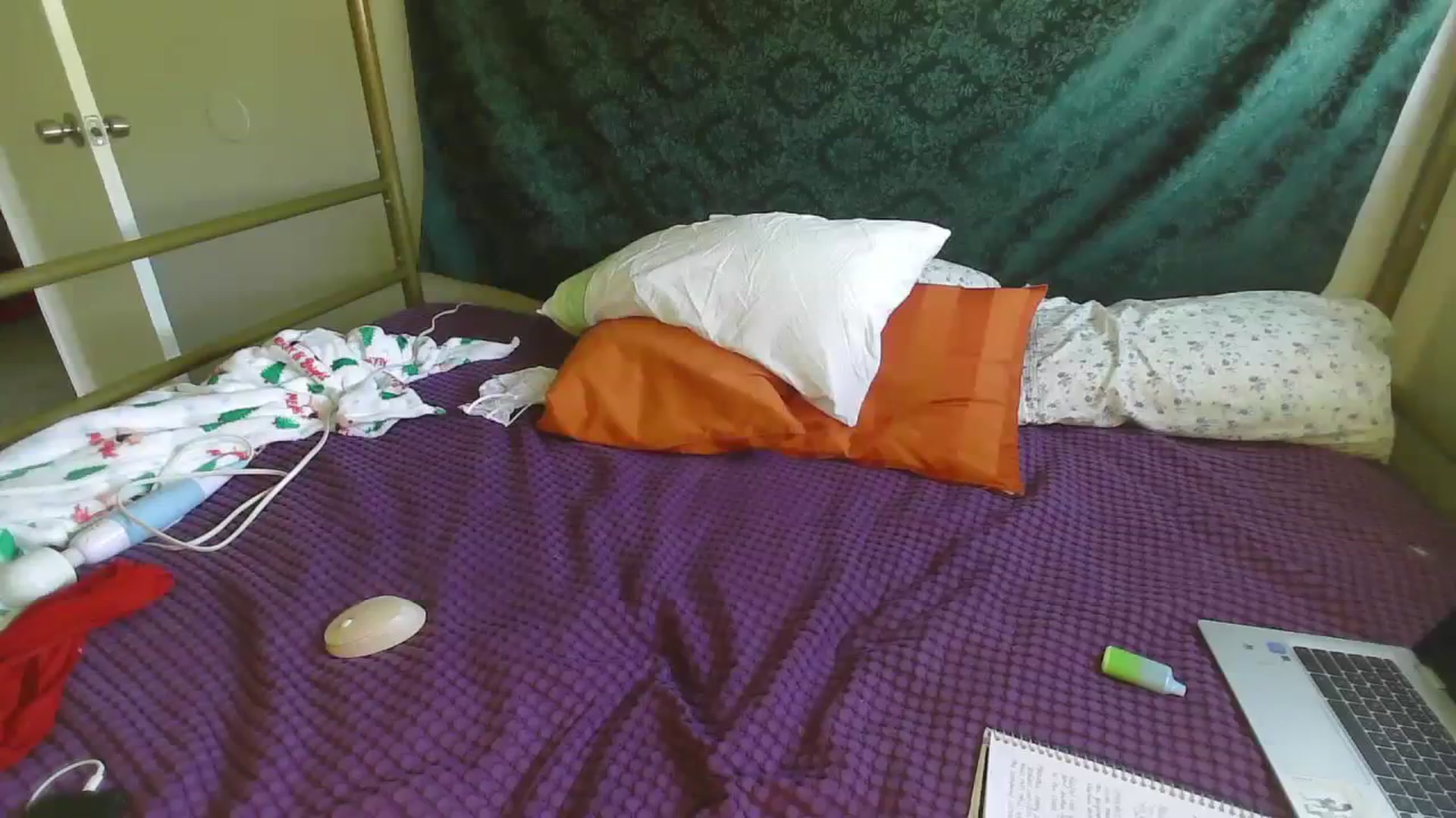 Gallery image thumbnail from bbyalice18's myfreecams stream on, 12/06/2023, 19:47 image 7 of 20