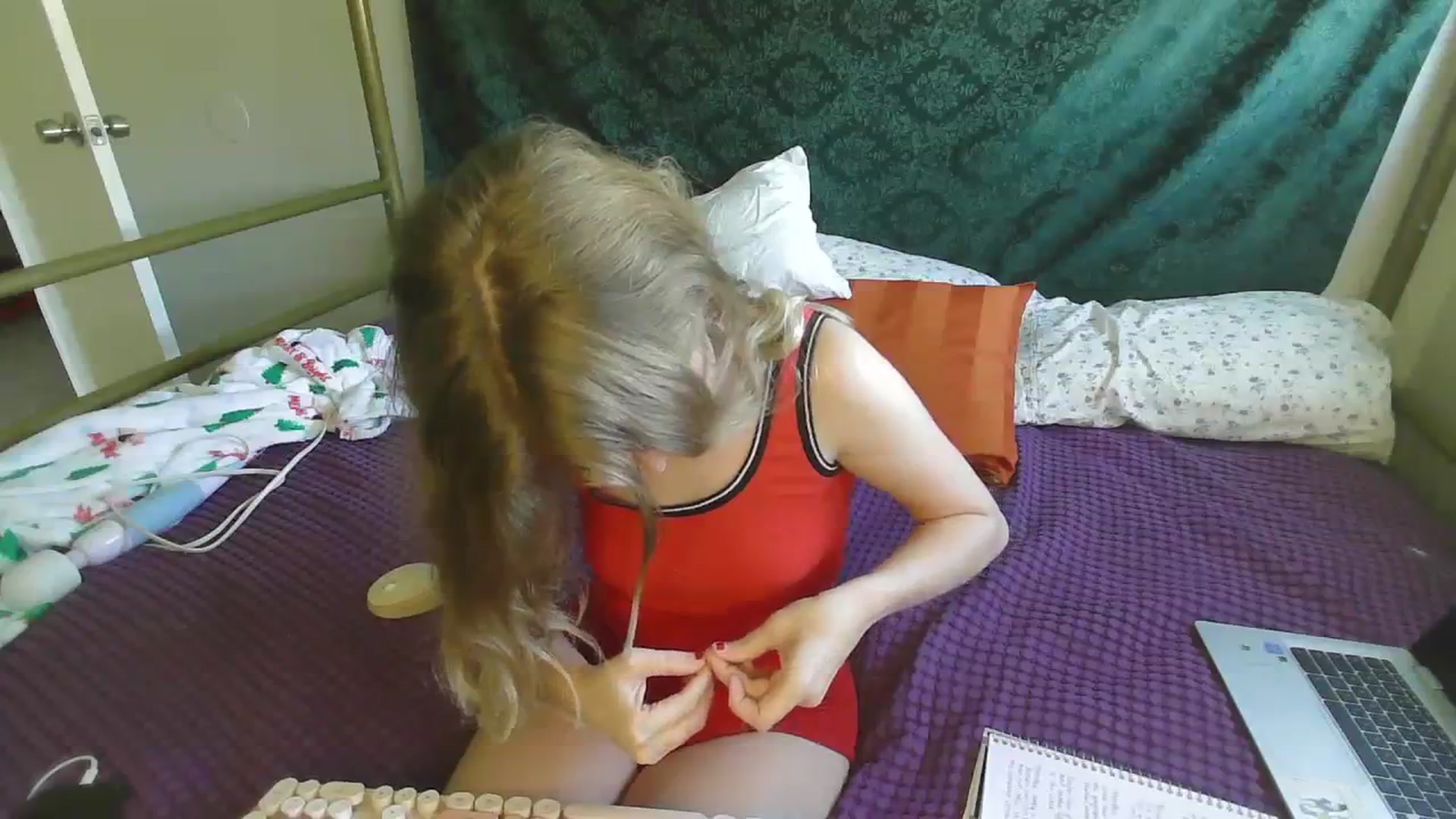 Gallery image thumbnail from bbyalice18's myfreecams stream on, 12/06/2023, 19:47 image 4 of 20