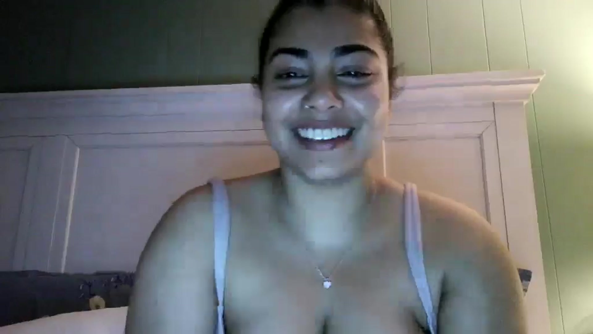 Gallery image thumbnail from bbycakes0905's myfreecams stream on, 03/04/2025, 24:28 image 10 of 20