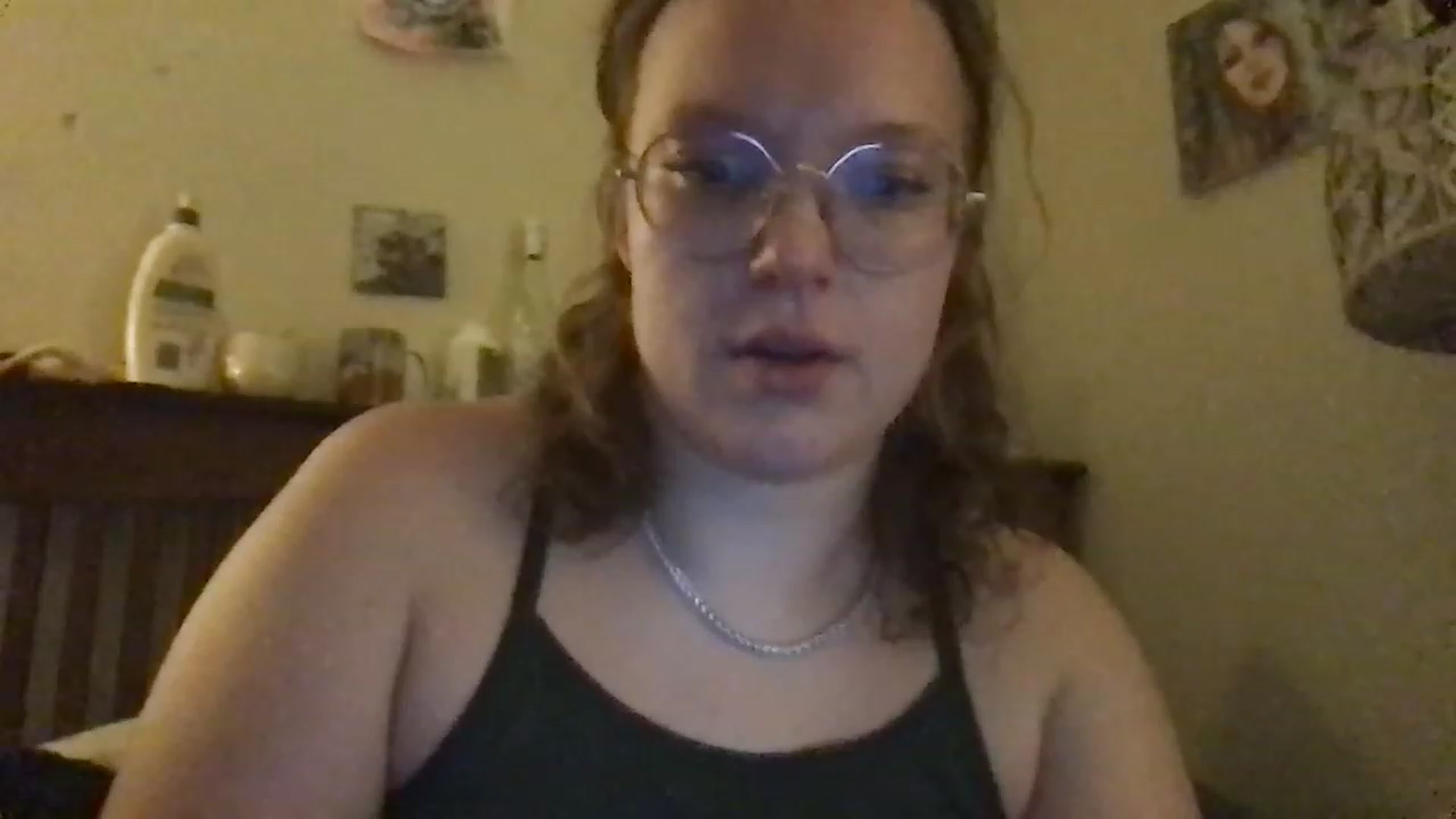 Gallery image thumbnail from bbygap's myfreecams stream on, 11/15/2022, 03:24 image 6 of 20