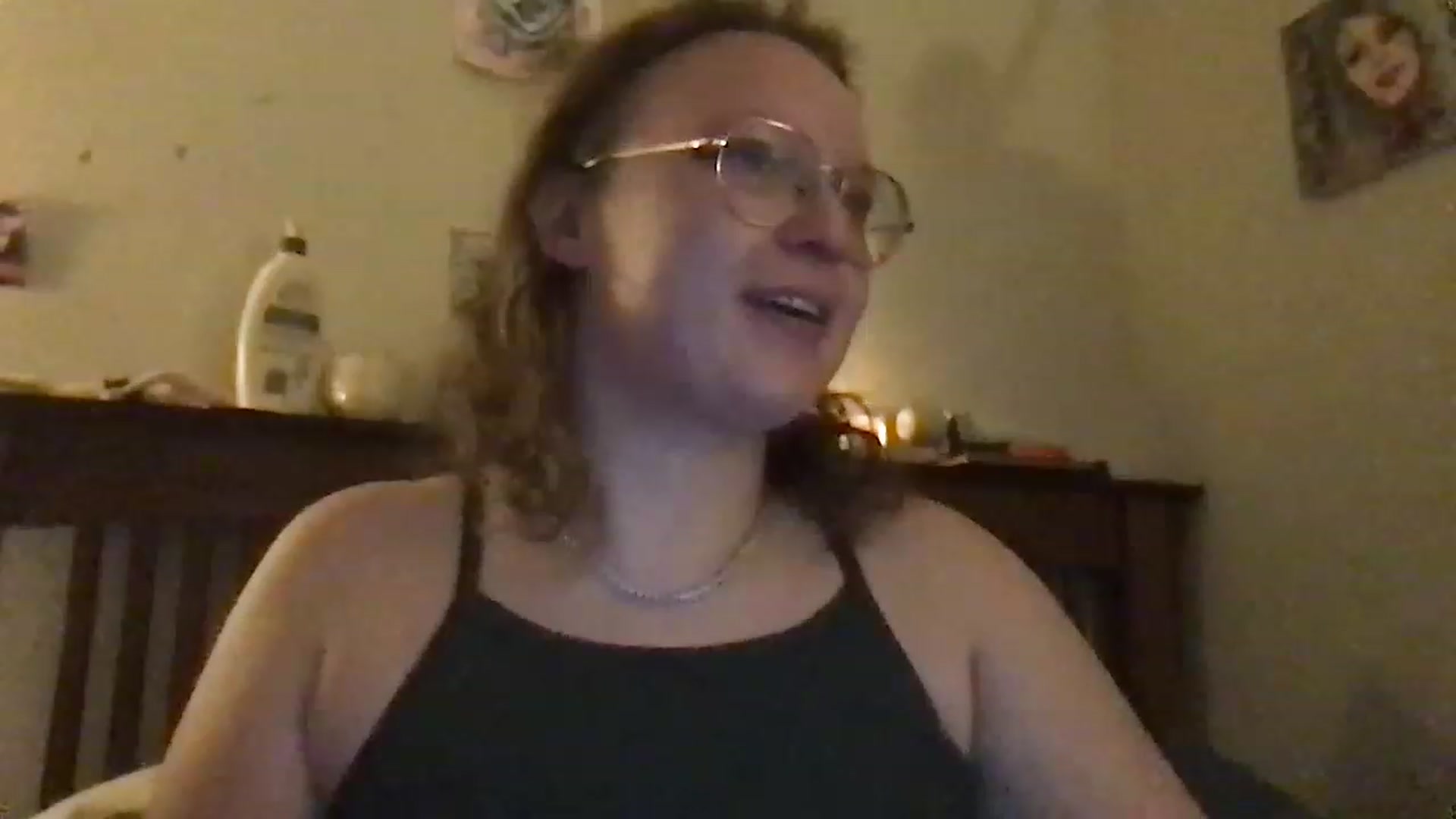 Gallery image thumbnail from bbygap's myfreecams stream on, 11/15/2022, 03:24 image 8 of 20
