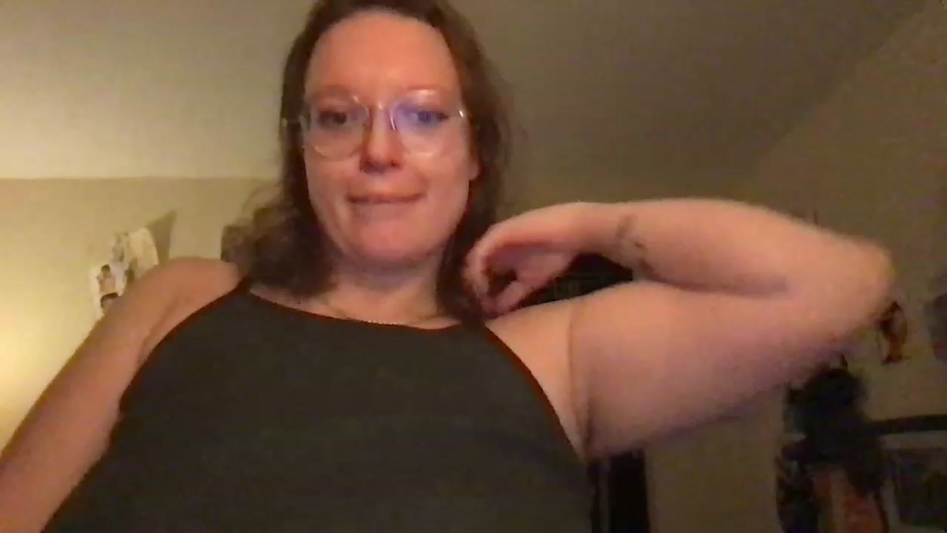 Gallery image thumbnail from bbygap's myfreecams stream on, 11/15/2022, 03:24 image 14 of 20