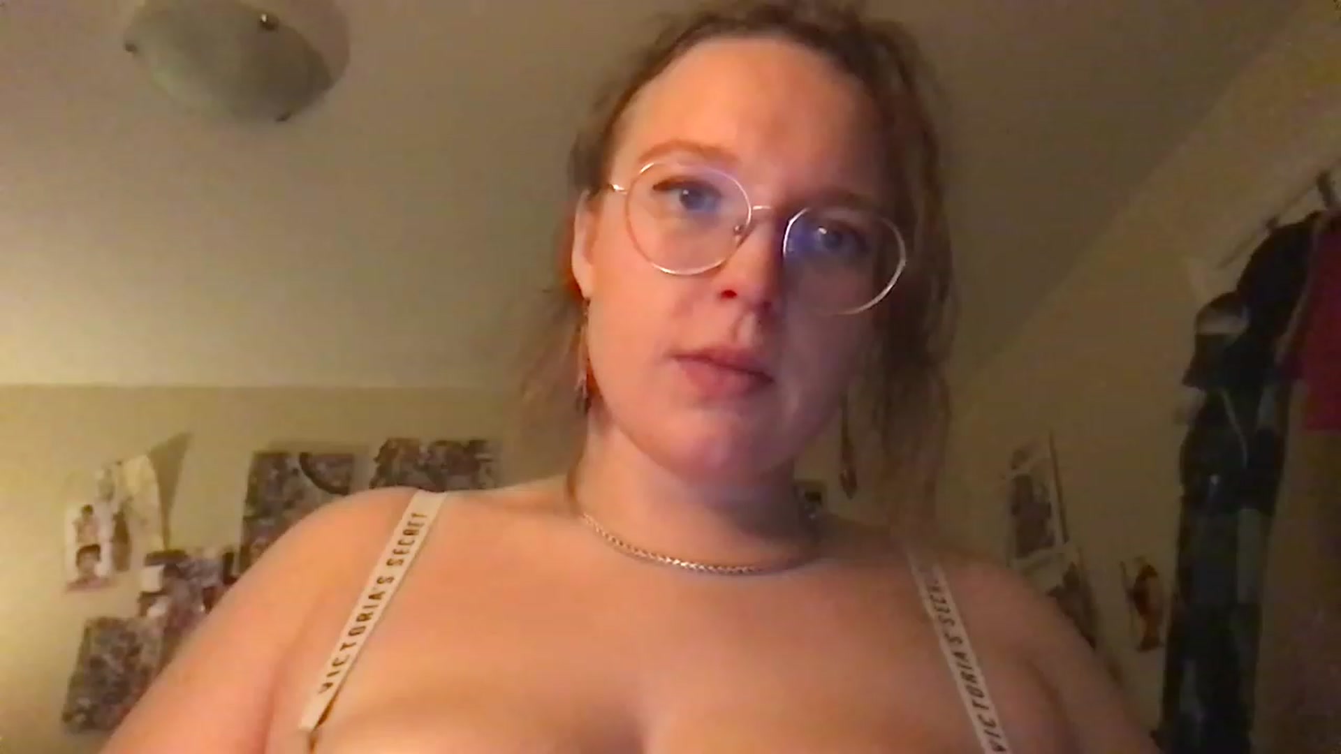 Gallery image thumbnail from bbygap's myfreecams stream on, 11/16/2022, 02:56 image 3 of 20