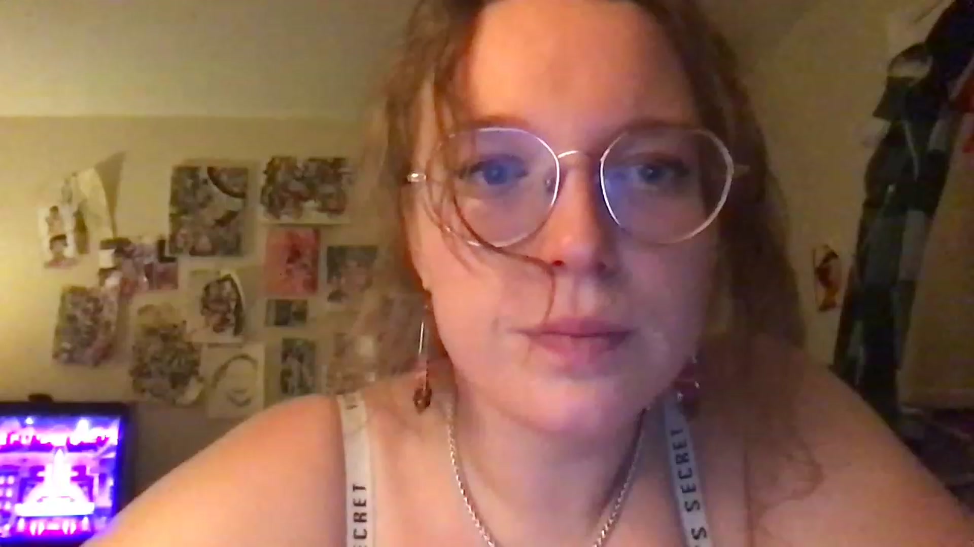 Gallery image thumbnail from bbygap's myfreecams stream on, 11/16/2022, 02:56 image 1 of 20