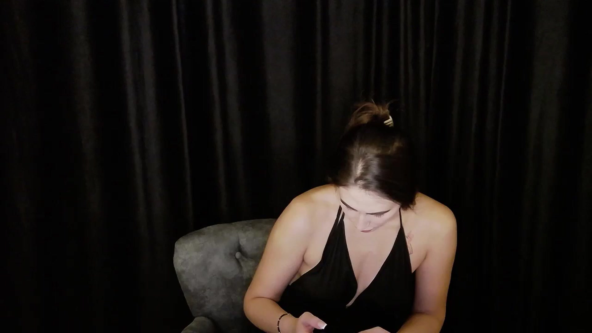 Gallery image thumbnail from bdayMaraH's myfreecams stream on, 08/17/2024, 18:40 image 1 of 20