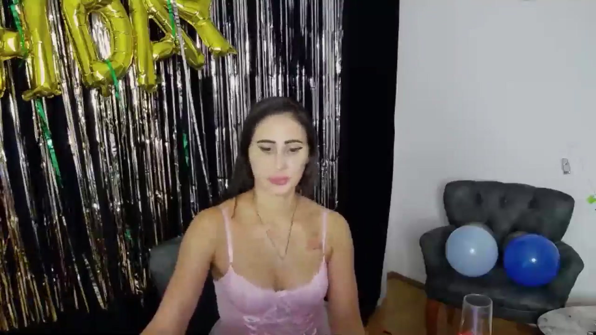 Gallery image thumbnail from bdayMaraH's myfreecams stream on, 08/18/2024, 23:43 image 3 of 20