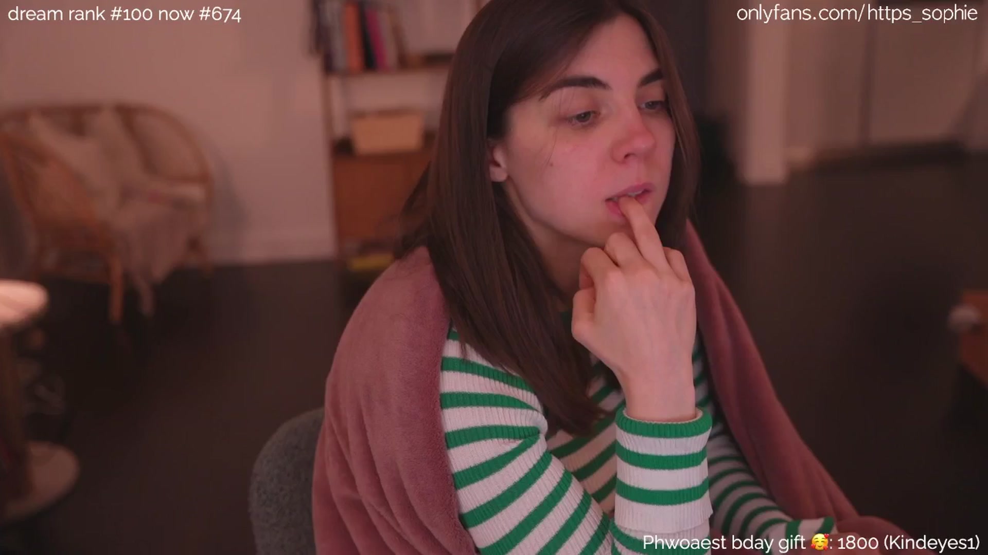 Gallery image thumbnail from bday_sophie's myfreecams stream on, 05/25/2024, 04:13 image 13 of 20