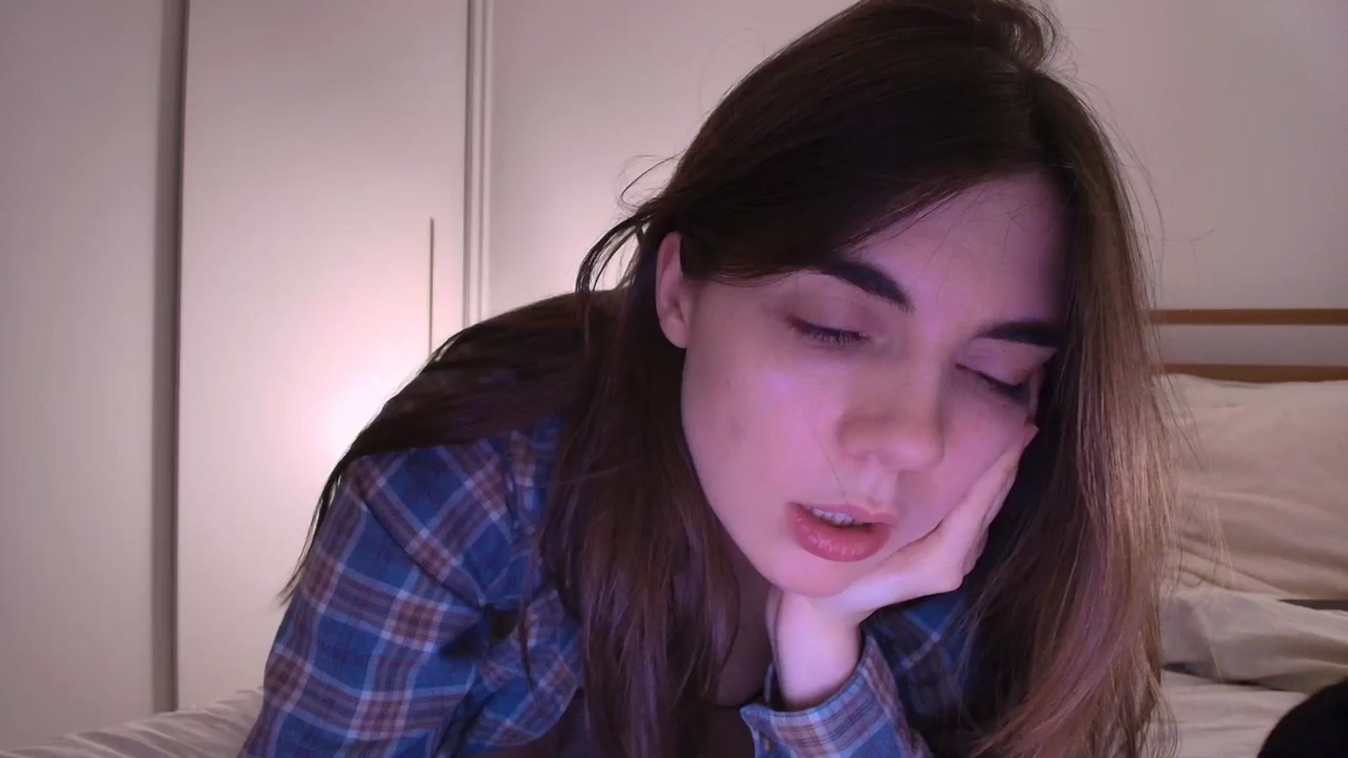 Gallery image thumbnail from bday_sophie's myfreecams stream on, 05/13/2025, 01:52 image 18 of 20