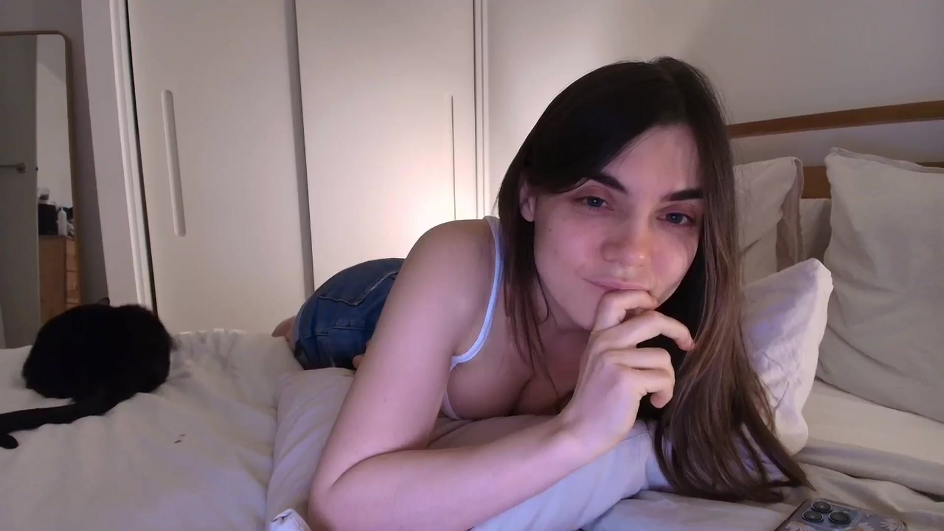 Gallery image thumbnail from bday_sophie's myfreecams stream on, 05/16/2025, 01:13 image 19 of 20
