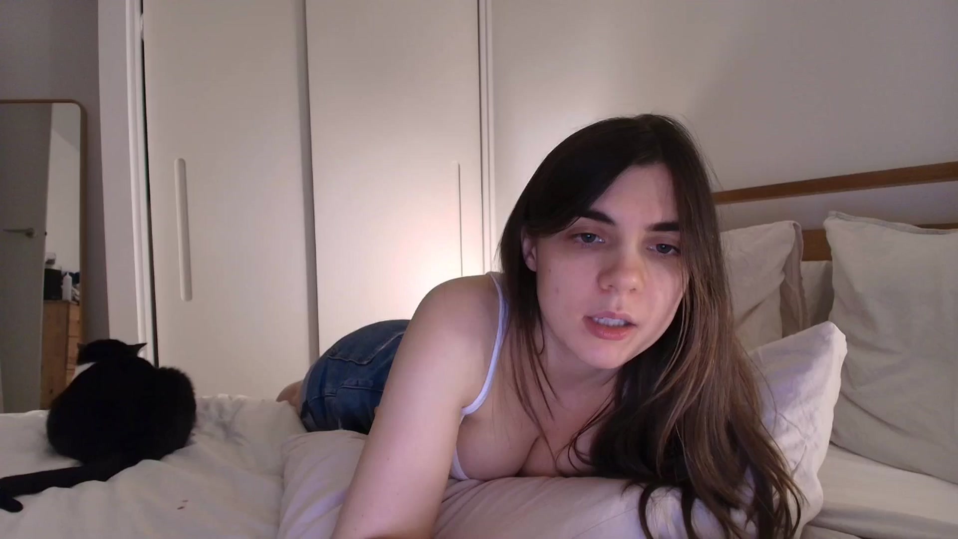 Gallery image thumbnail from bday_sophie's myfreecams stream on, 05/16/2025, 01:13 image 18 of 20