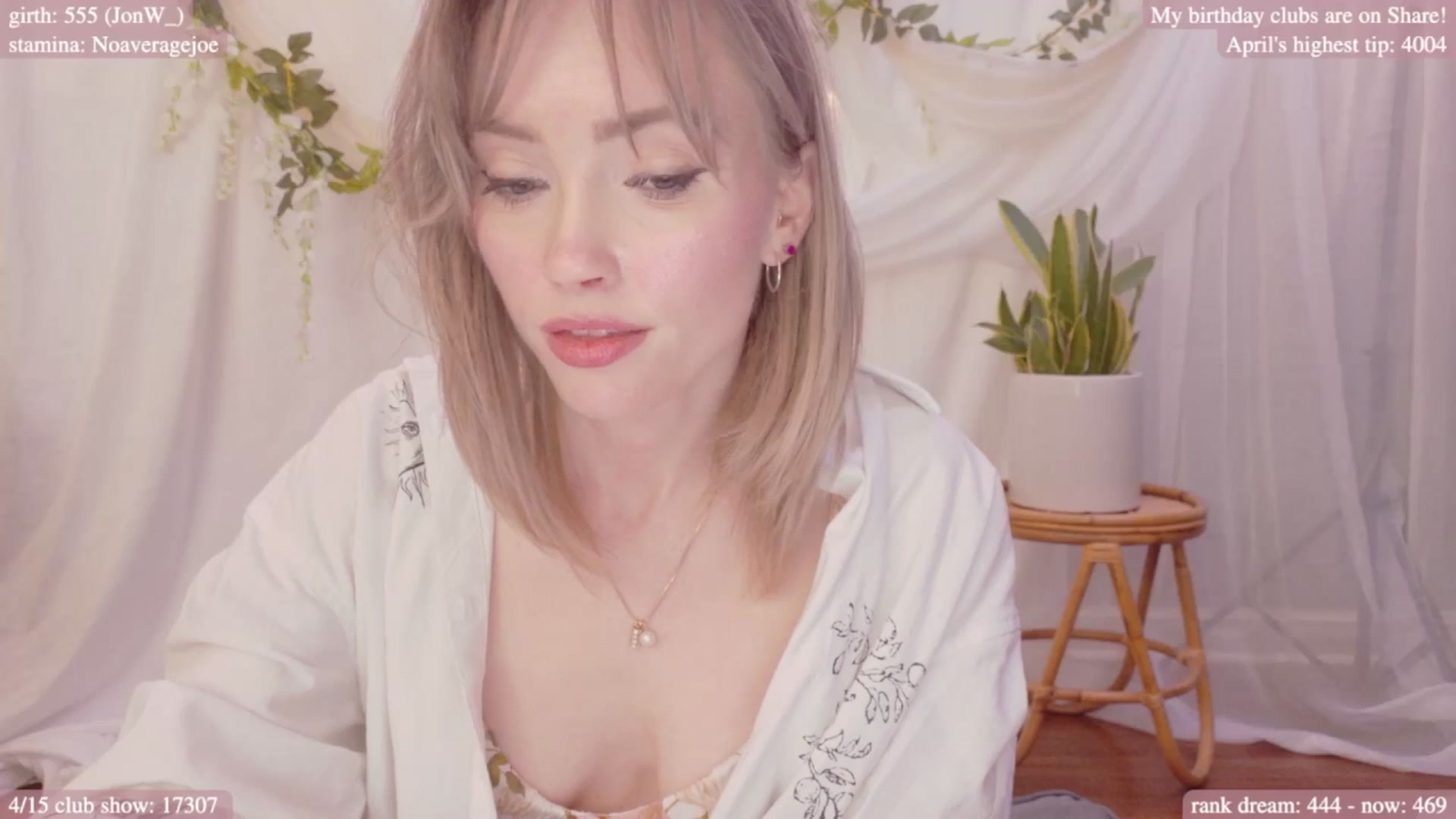Gallery image thumbnail from bdaycolette's myfreecams stream on, 04/10/2025, 19:31 image 18 of 20