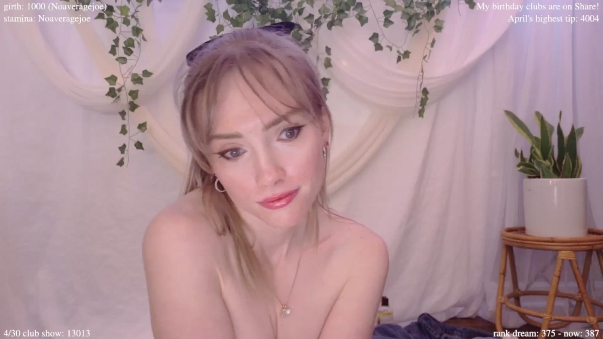 Gallery image thumbnail from bdaycolette's myfreecams stream on, 04/25/2025, 19:46 image 15 of 20