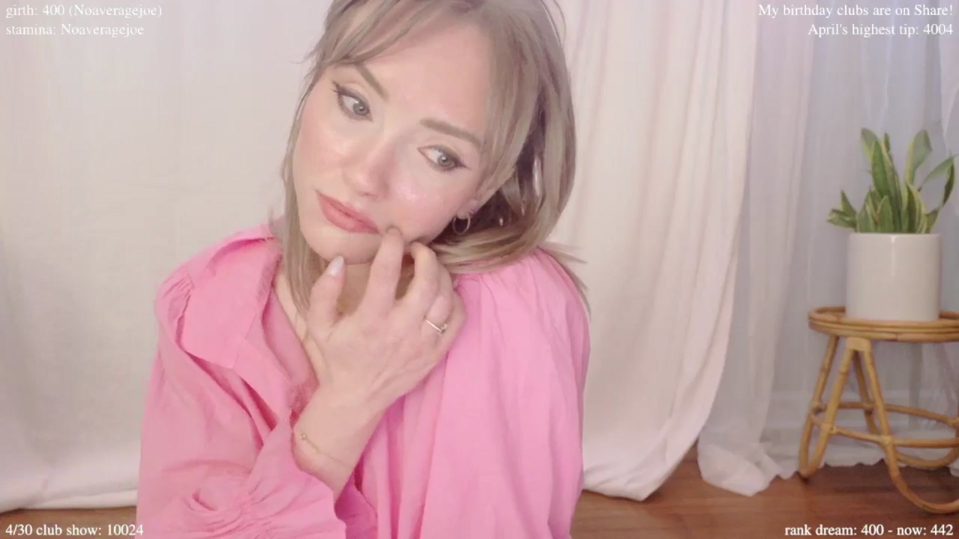 Gallery image thumbnail from bdaycolette's myfreecams stream on, 04/28/2025, 19:57 image 17 of 20