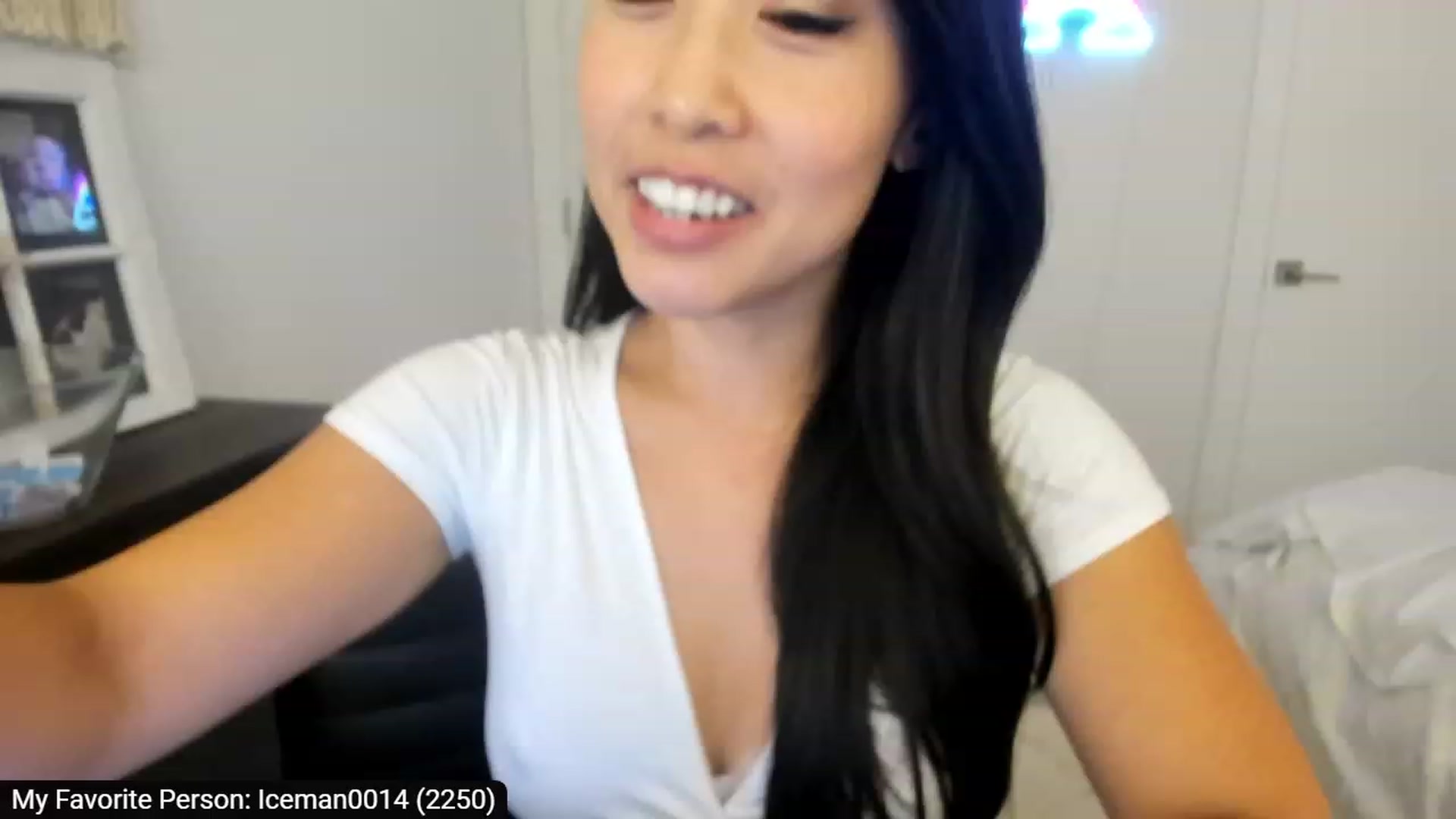 Gallery image thumbnail from bdaycutie's myfreecams stream on, 09/08/2023, 19:18 image 4 of 20