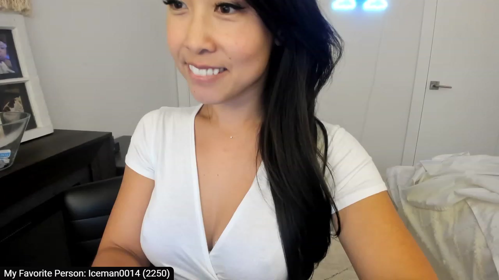 Gallery image thumbnail from bdaycutie's myfreecams stream on, 09/08/2023, 19:18 image 19 of 20