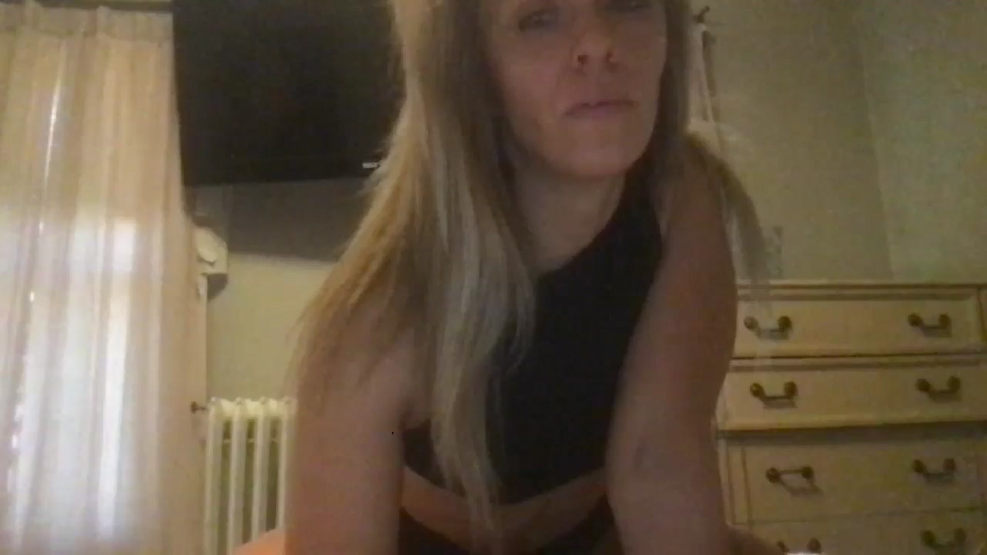 Gallery image thumbnail from bdsmgoddess's myfreecams stream on, 07/26/2024, 14:23 image 13 of 20