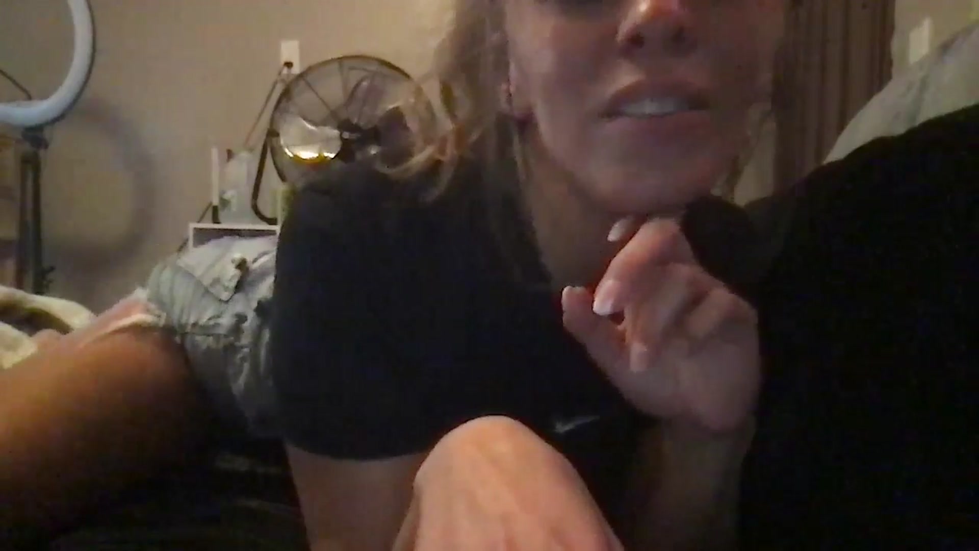 Gallery image thumbnail from bdsmgoddess's myfreecams stream on, 08/16/2024, 14:29 image 14 of 20