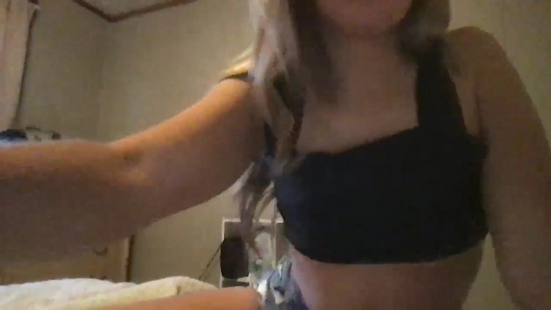 Gallery image thumbnail from bdsmgoddess's myfreecams stream on, 08/26/2024, 14:52 image 14 of 20