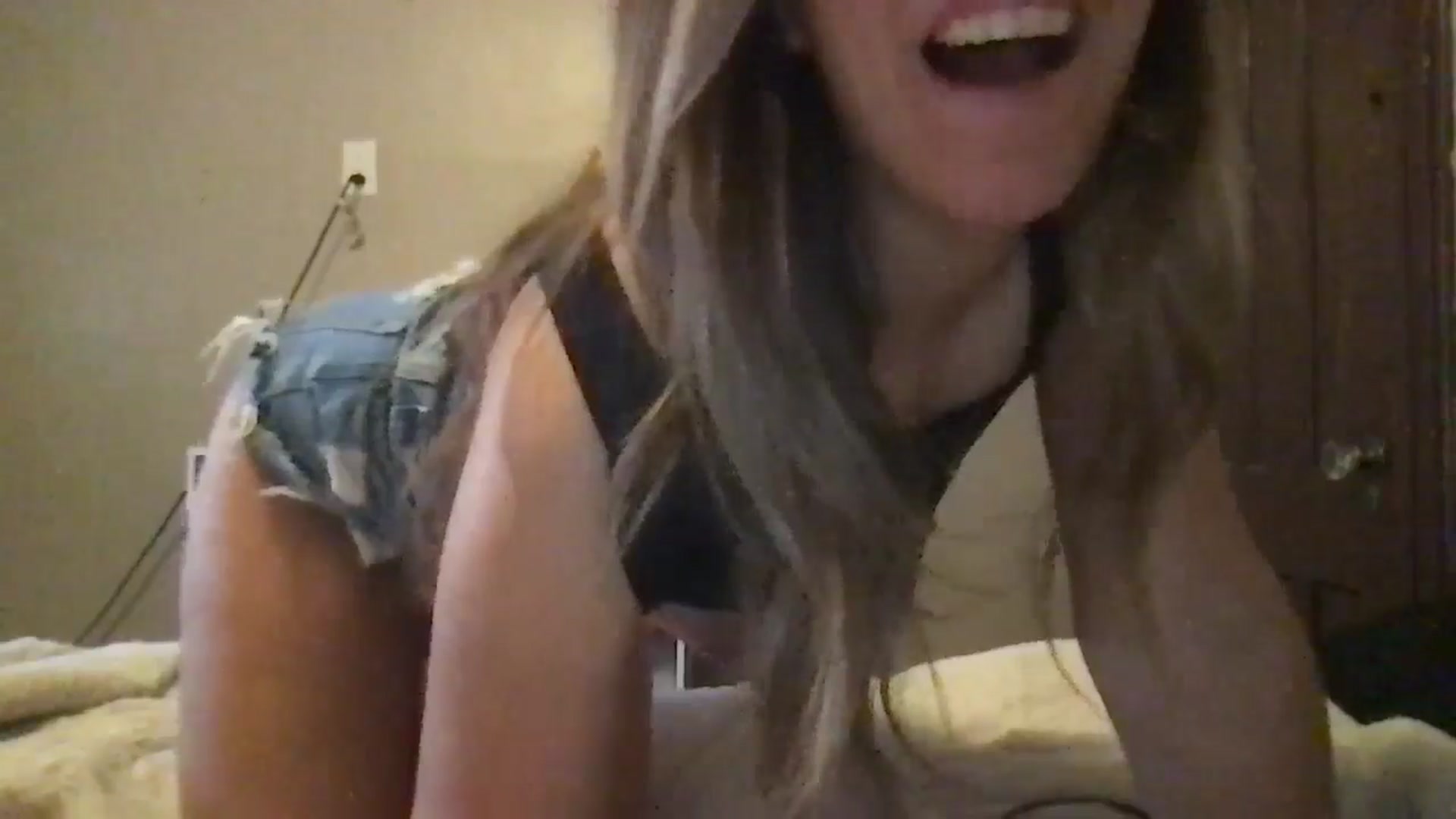 Gallery image thumbnail from bdsmgoddess's myfreecams stream on, 08/26/2024, 17:27 image 8 of 20