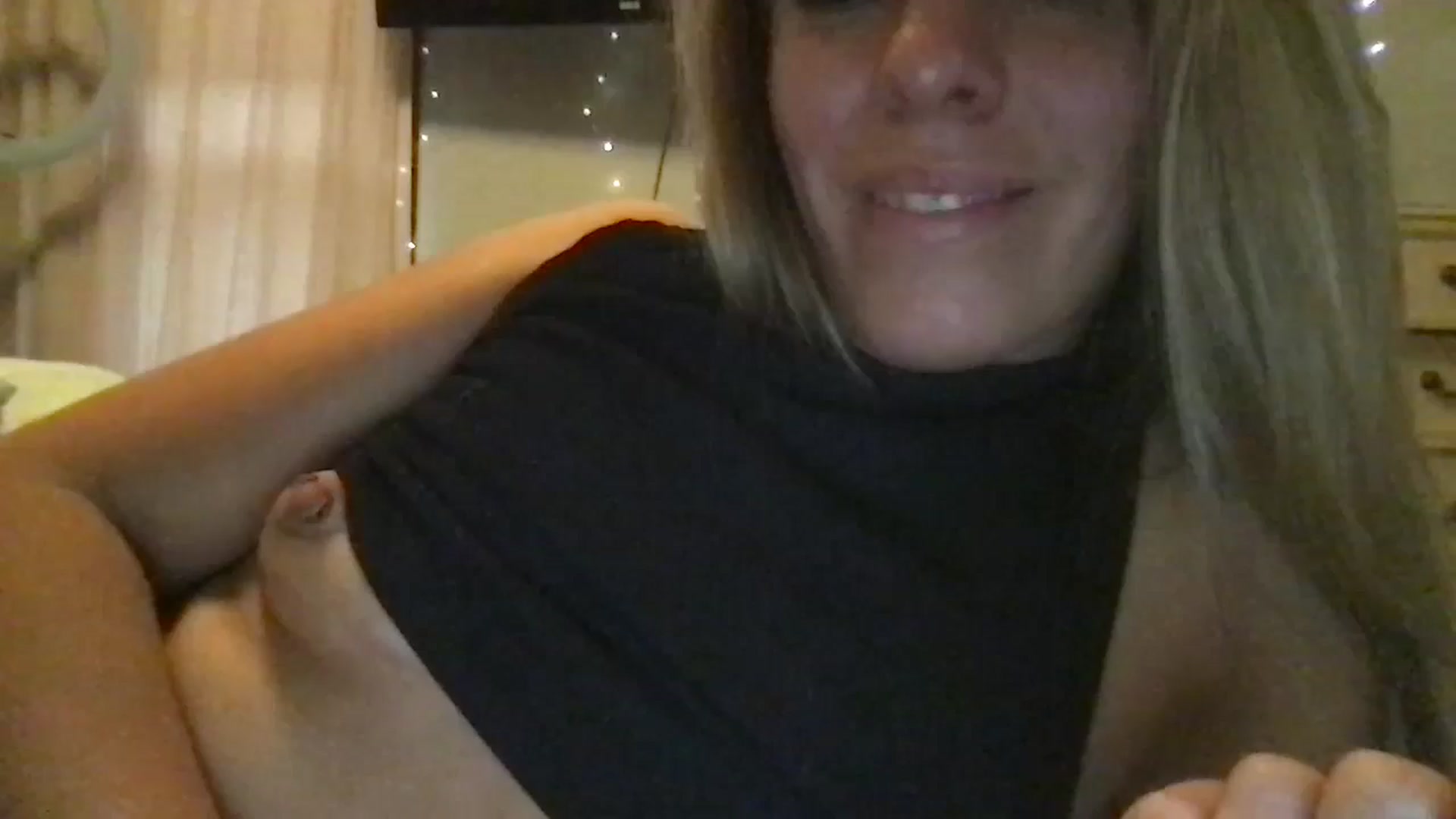 Gallery image thumbnail from bdsmgoddess's myfreecams stream on, 08/28/2024, 12:54 image 15 of 20