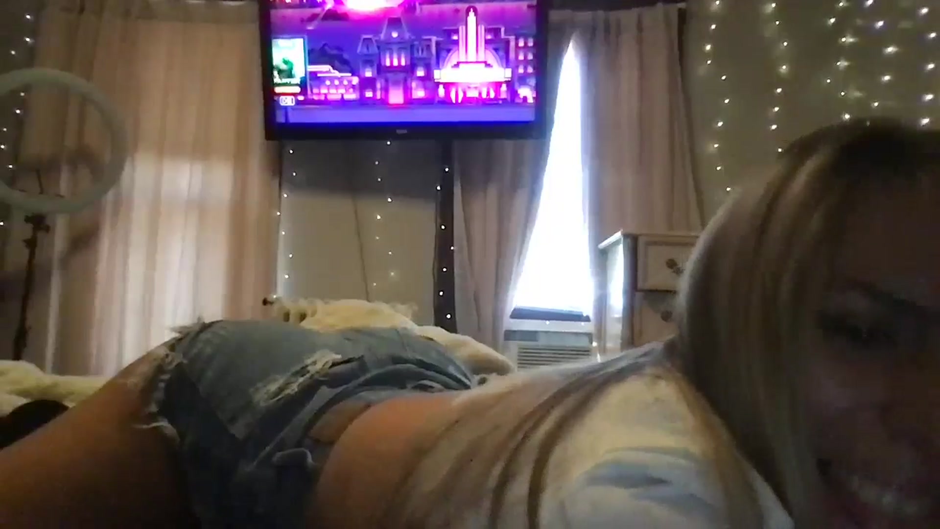 Gallery image thumbnail from bdsmgoddess's myfreecams stream on, 08/29/2024, 13:33 image 16 of 20