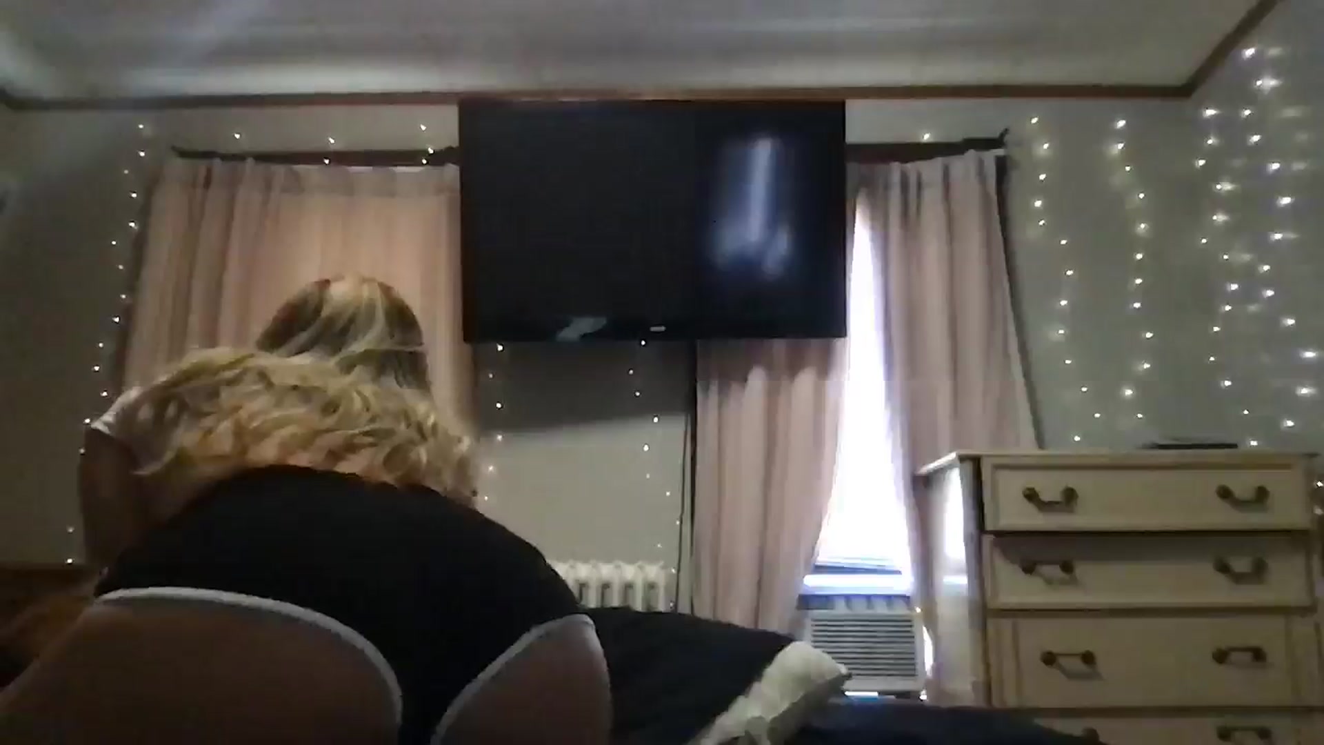 Gallery image thumbnail from bdsmgoddess's myfreecams stream on, 09/16/2024, 15:09 image 5 of 20