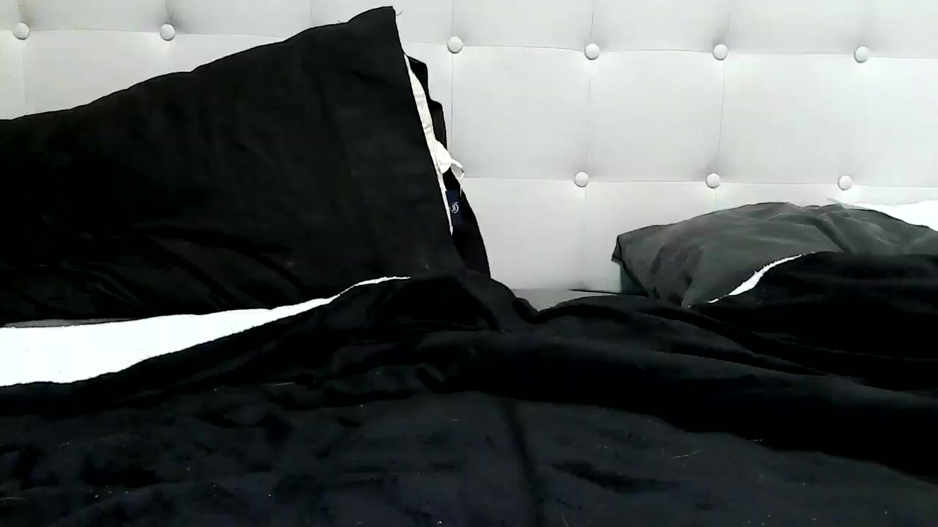 Gallery image thumbnail from bdsmgoddess's myfreecams stream on, 01/03/2025, 17:57 image 9 of 20