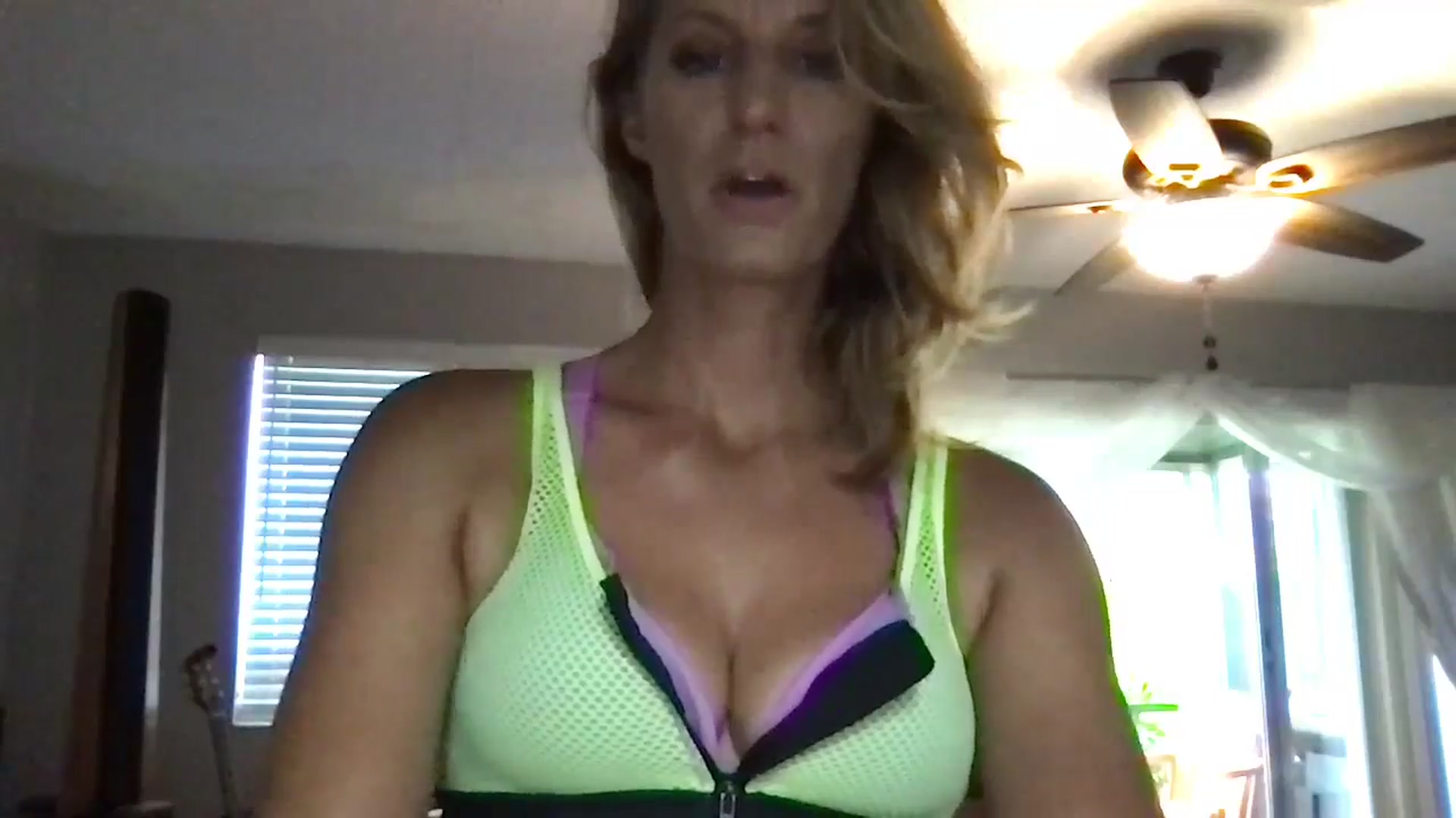 Gallery image thumbnail from beachbikinis's myfreecams stream on, 06/26/2024, 16:52 image 6 of 20
