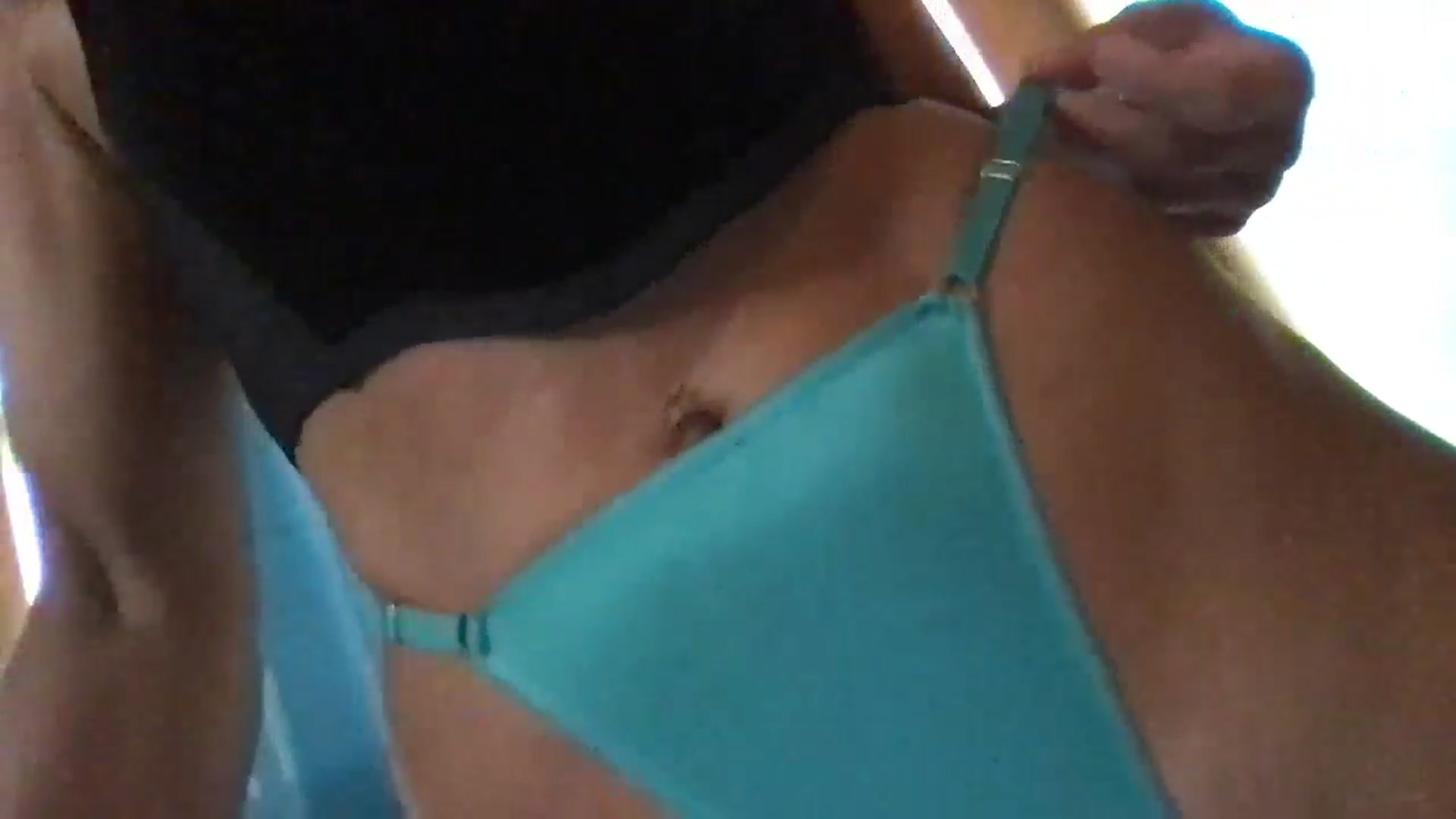 Gallery image thumbnail from beachbikinis's myfreecams stream on, 07/10/2024, 16:18 image 16 of 20