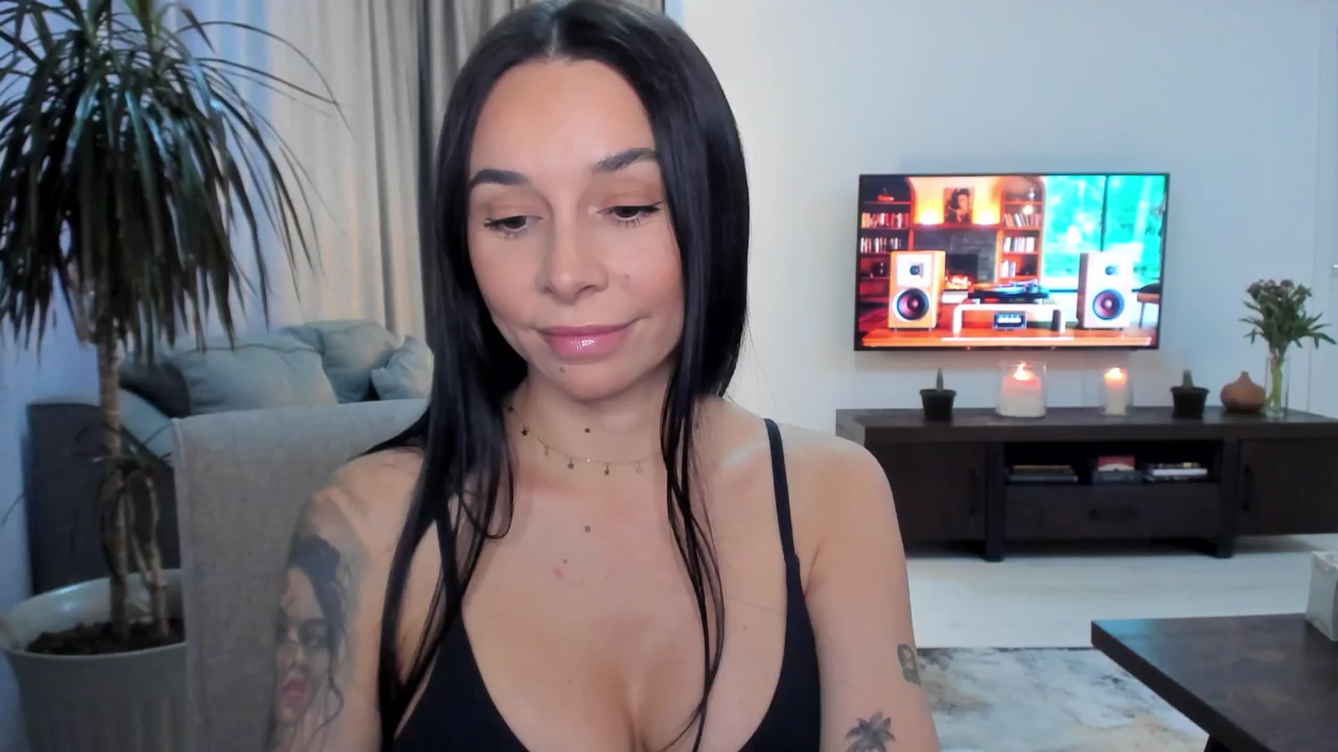 Gallery image thumbnail from beatricebae's myfreecams stream on, 06/17/2025, 15:55 image 14 of 20