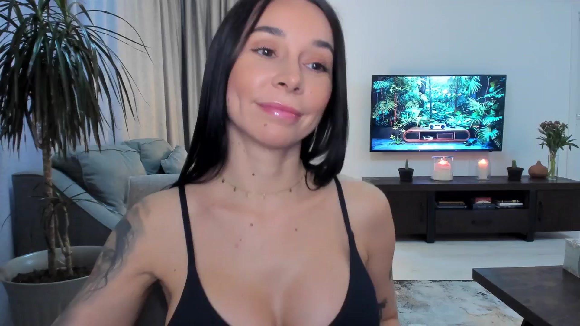 Gallery image thumbnail from beatricebae's myfreecams stream on, 06/17/2025, 15:55 image 4 of 20