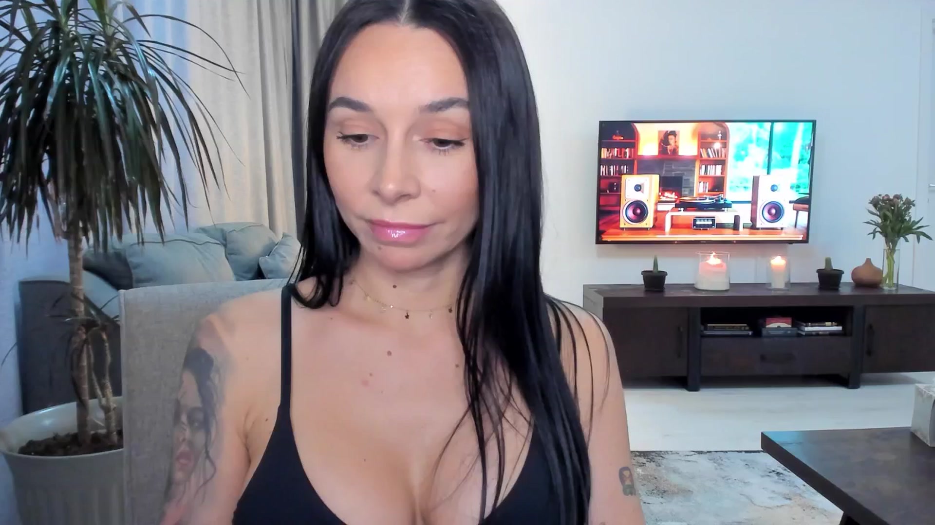 Gallery image thumbnail from beatricebae's myfreecams stream on, 06/17/2025, 15:55 image 16 of 20