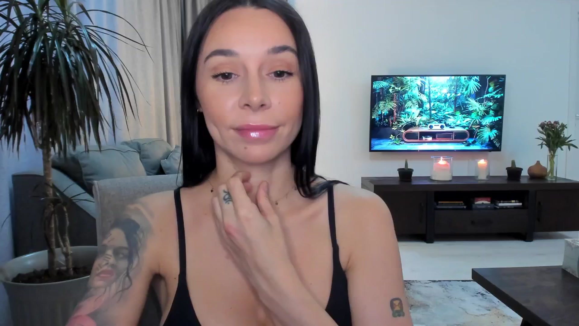 Gallery image thumbnail from beatricebae's myfreecams stream on, 06/17/2025, 15:55 image 8 of 20