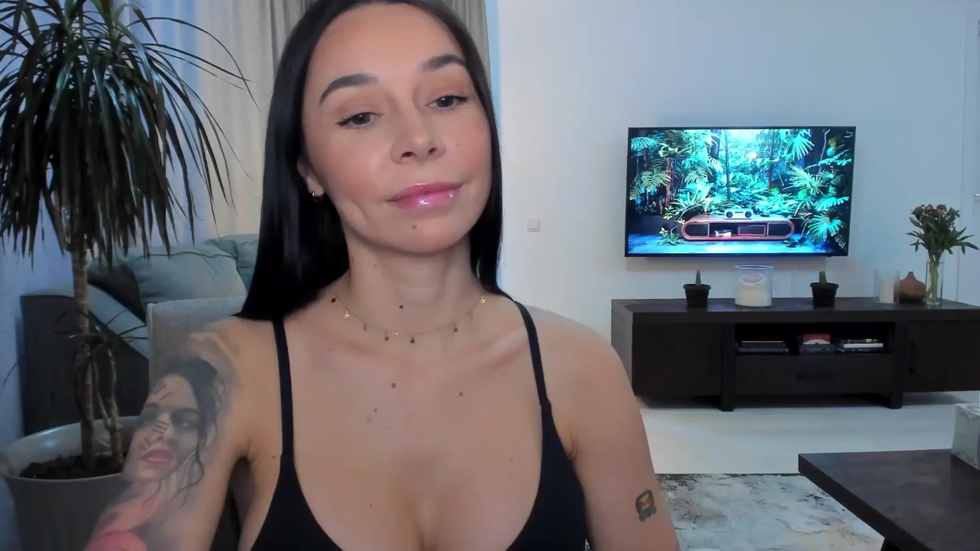 Gallery image thumbnail from beatricebae's myfreecams stream on, 06/17/2025, 15:55 image 2 of 20