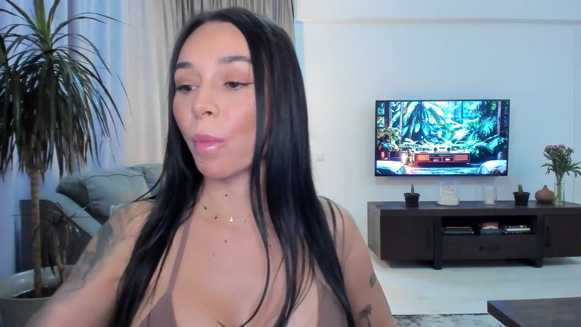 Gallery image thumbnail from beatricebae's myfreecams stream on, 06/19/2025, 14:49 image 11 of 20