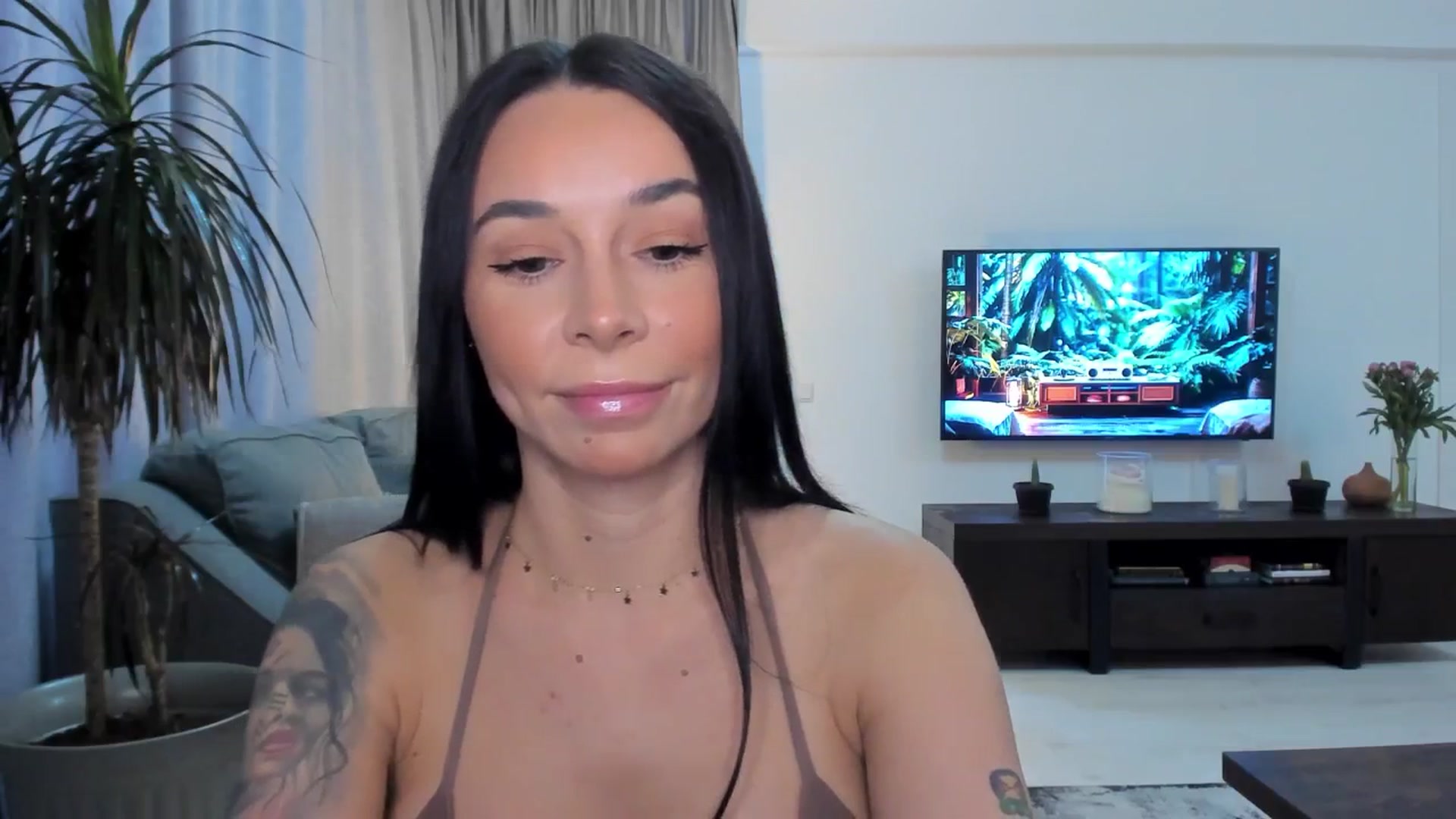 Gallery image thumbnail from beatricebae's myfreecams stream on, 06/19/2025, 14:49 image 6 of 20