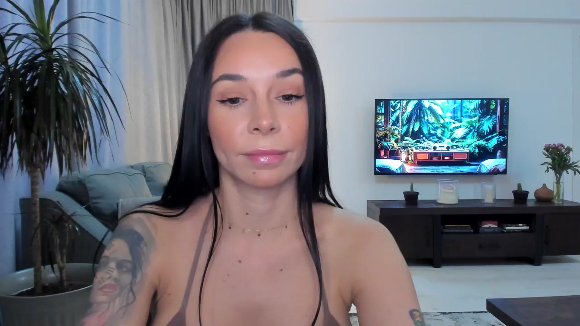 Gallery image thumbnail from beatricebae's myfreecams stream on, 06/19/2025, 14:49 image 1 of 20