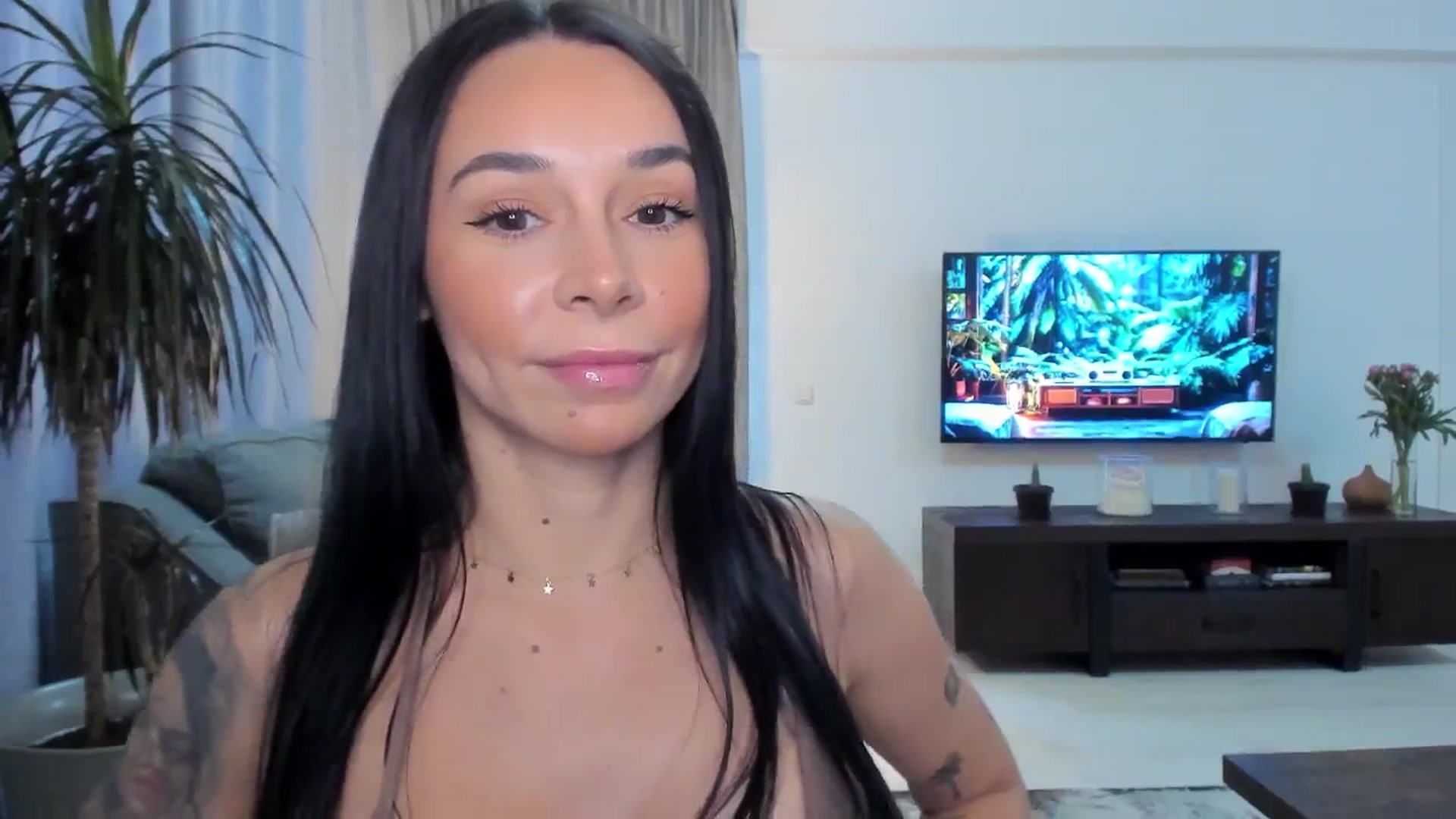 Gallery image thumbnail from beatricebae's myfreecams stream on, 06/19/2025, 14:49 image 10 of 20