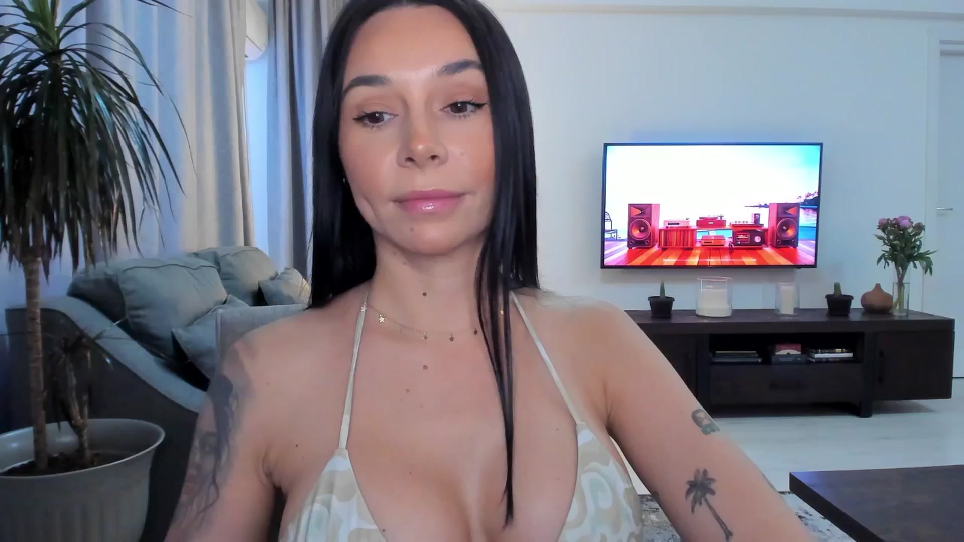 Gallery image thumbnail from beatricebae's myfreecams stream on, 06/20/2025, 14:13 image 20 of 20