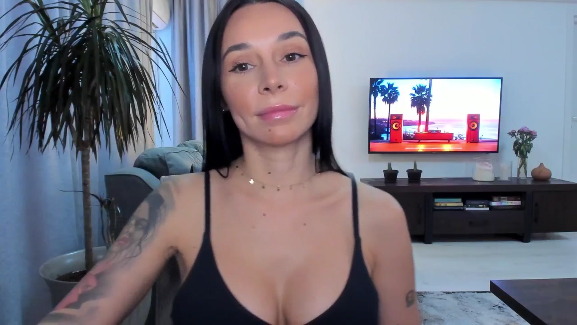 Gallery image thumbnail from beatricebae's myfreecams stream on, 06/23/2025, 14:24 image 7 of 20
