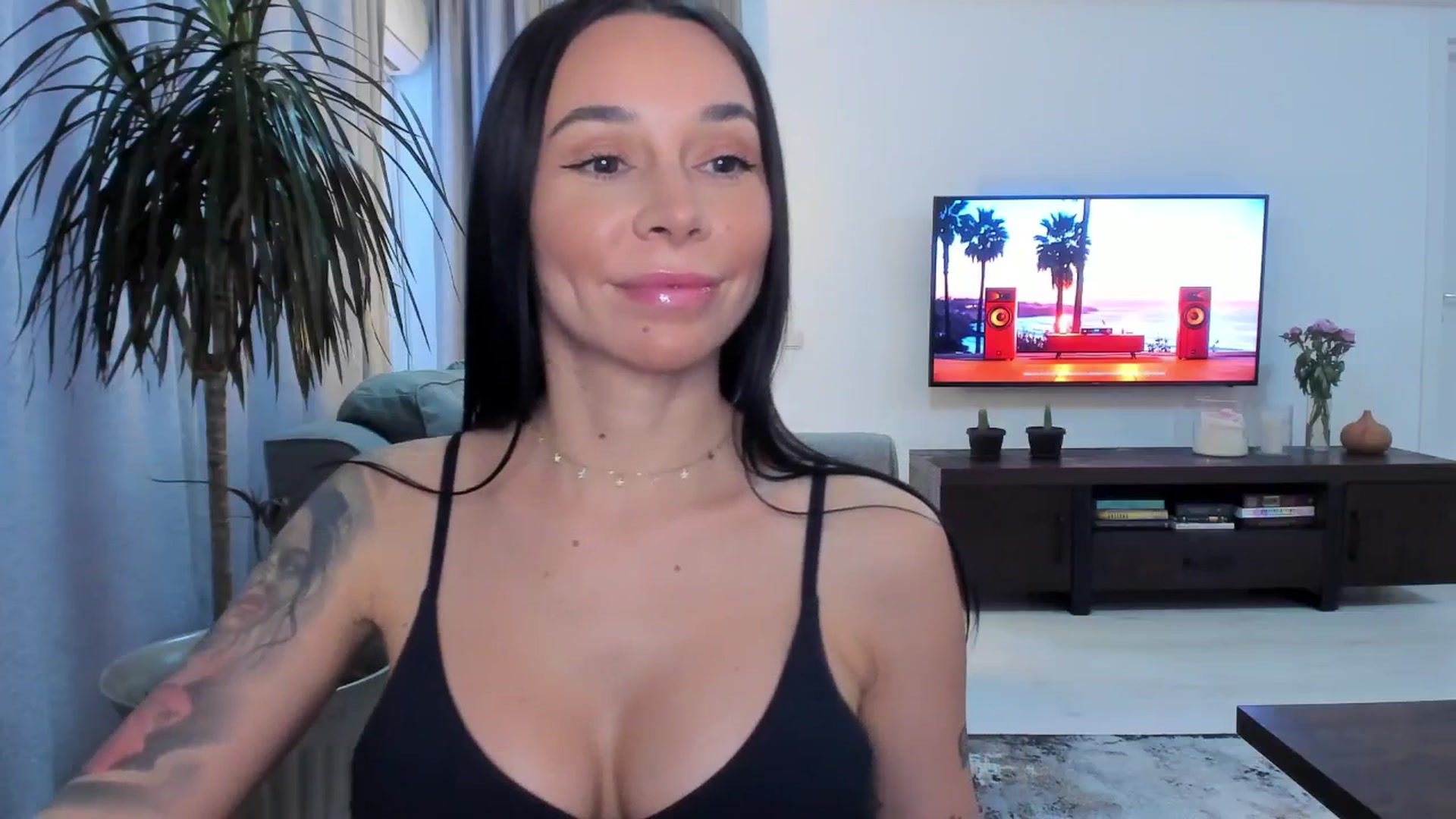 Gallery image thumbnail from beatricebae's myfreecams stream on, 06/23/2025, 14:24 image 11 of 20