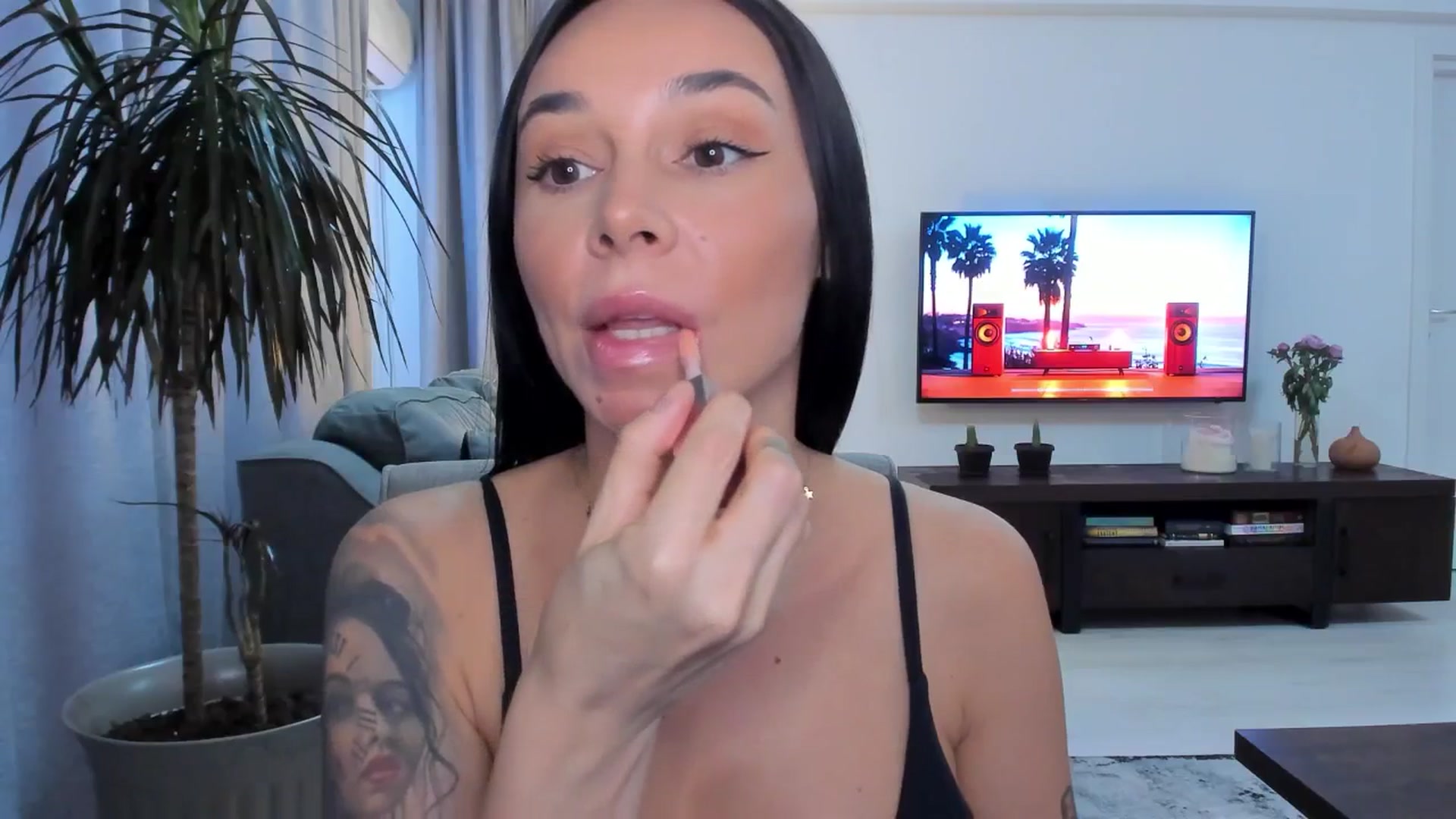 Gallery image thumbnail from beatricebae's myfreecams stream on, 06/23/2025, 14:24 image 2 of 20