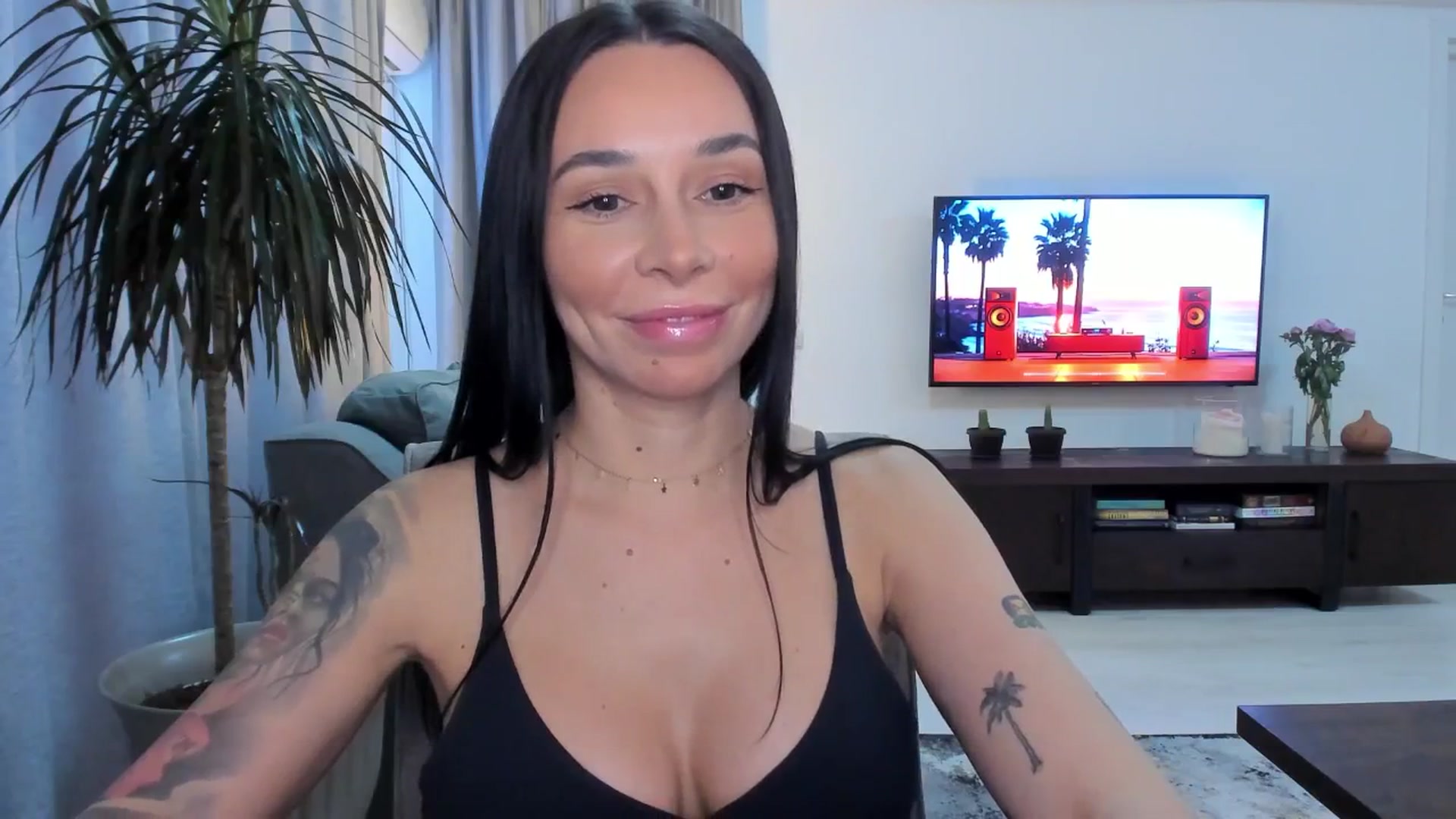 Gallery image thumbnail from beatricebae's myfreecams stream on, 06/23/2025, 14:24 image 13 of 20