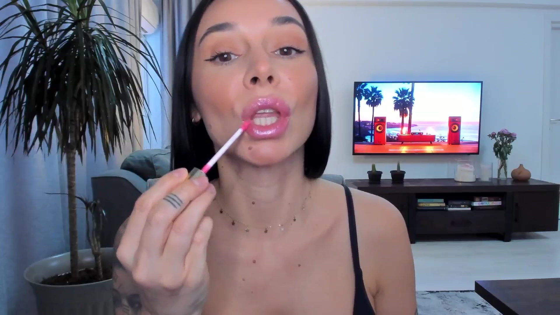 Gallery image thumbnail from beatricebae's myfreecams stream on, 06/23/2025, 14:24 image 3 of 20
