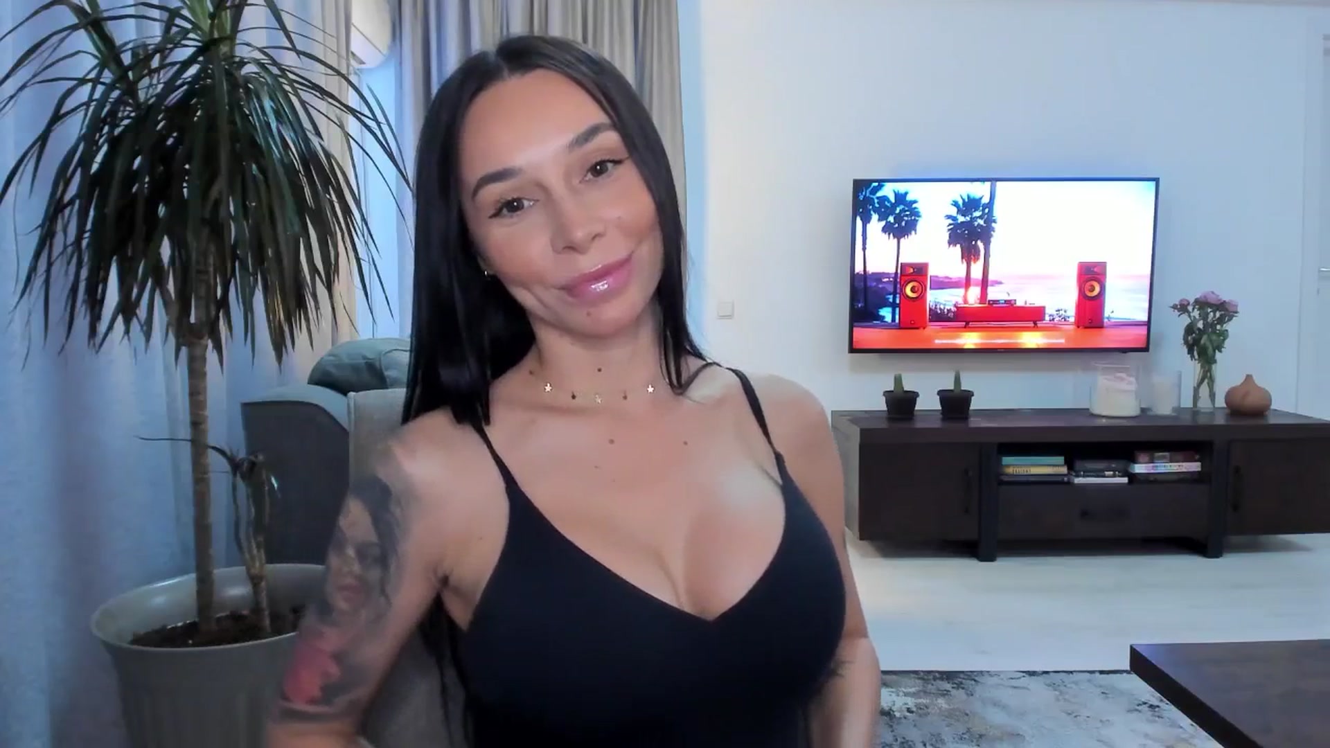 Gallery image thumbnail from beatricebae's myfreecams stream on, 06/23/2025, 14:24 image 20 of 20