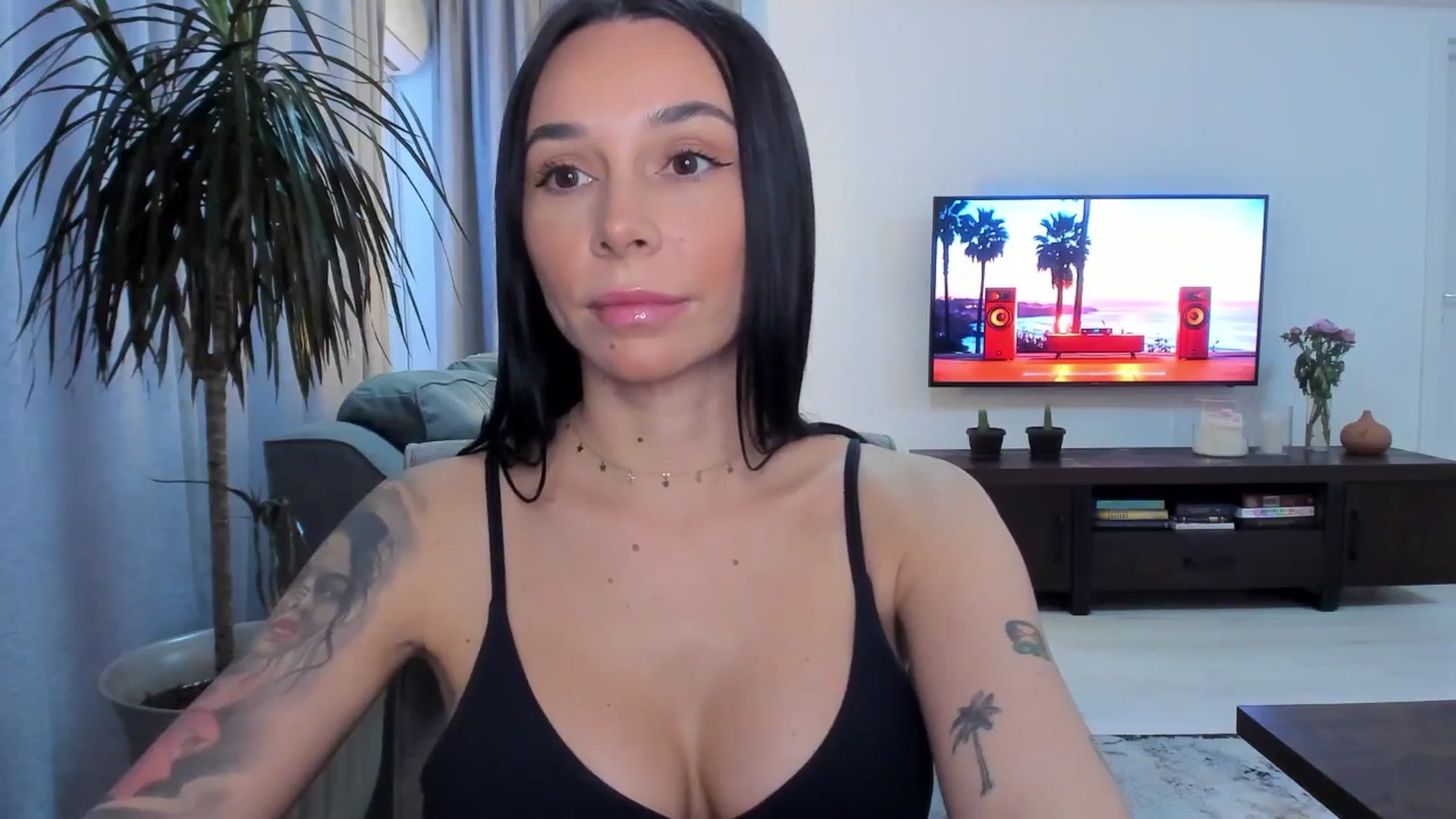 Gallery image thumbnail from beatricebae's myfreecams stream on, 06/23/2025, 14:24 image 9 of 20