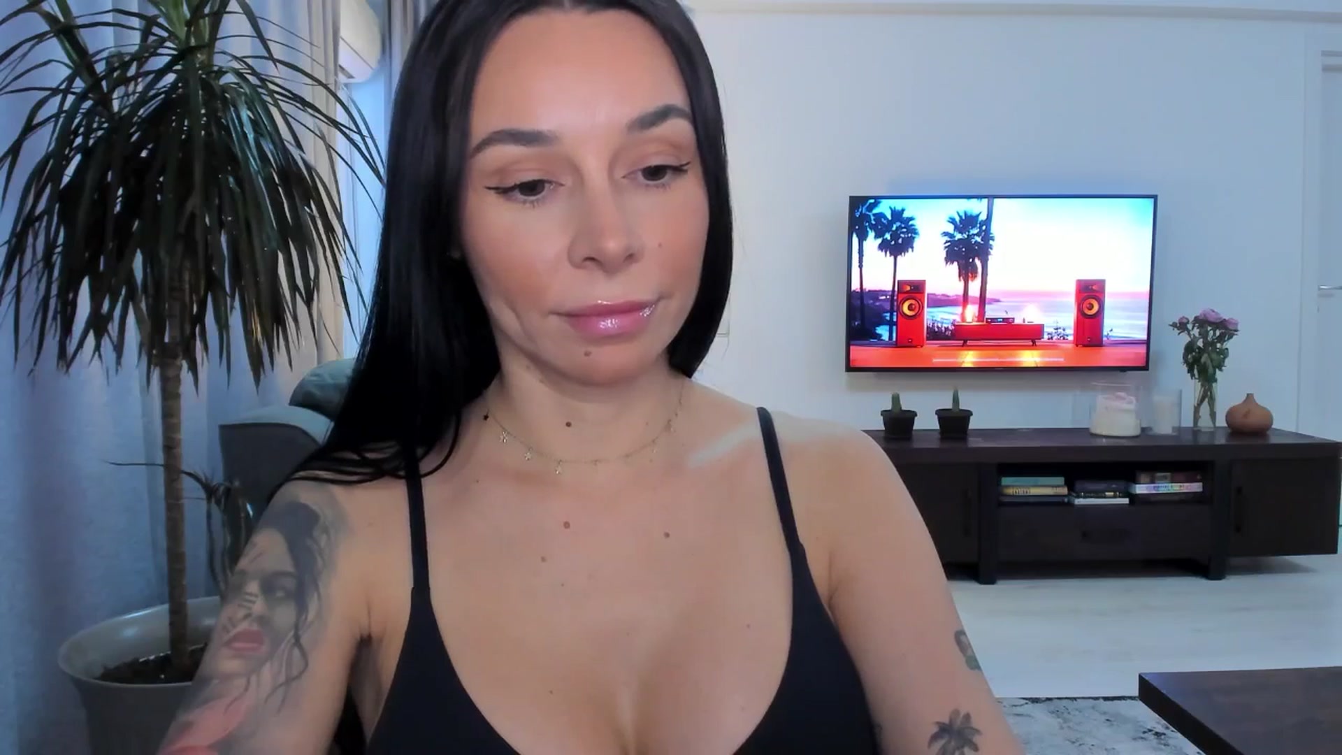 Gallery image thumbnail from beatricebae's myfreecams stream on, 06/23/2025, 14:24 image 4 of 20